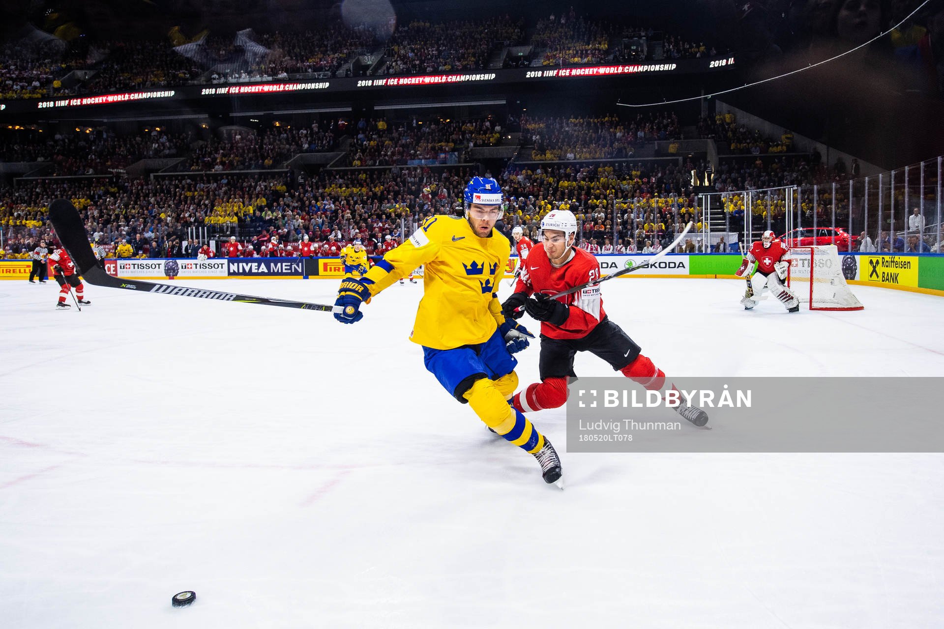 Sveriges Magnus Pääjärvi-Svensson och Schweiz Timo Meier