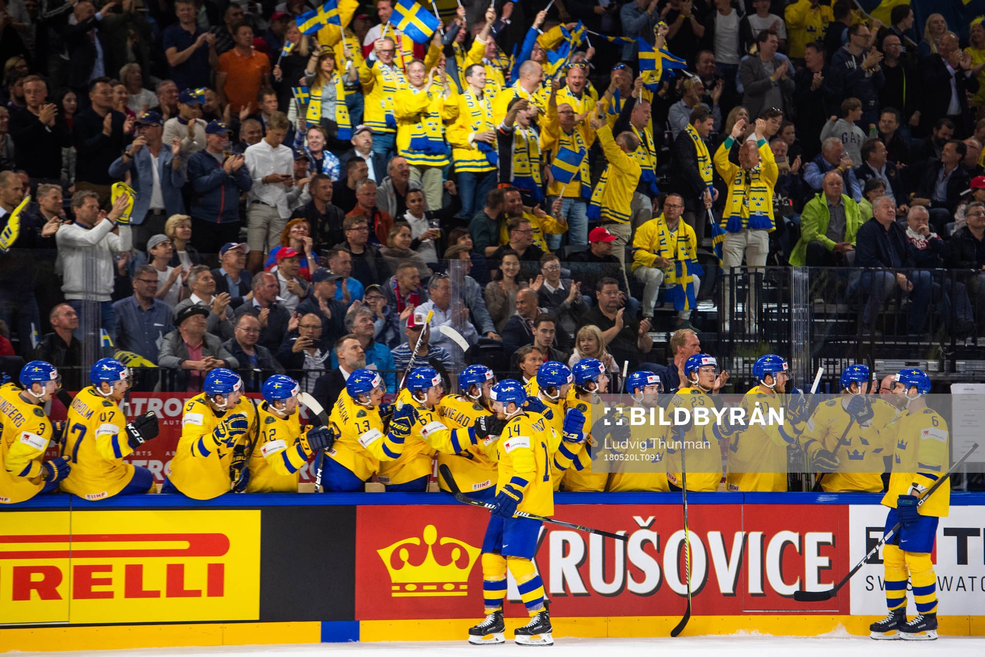 Sveriges Gustav Nyquist jublar med lagkamrater