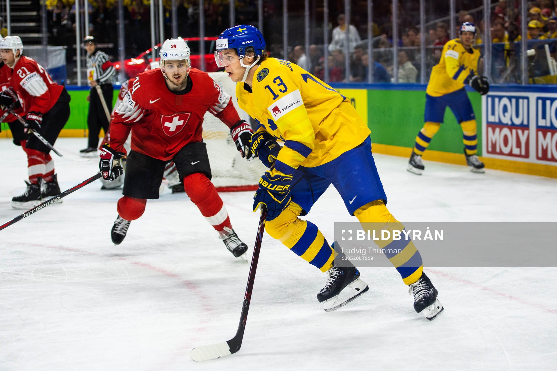Schweiz Dean Kukan och Sveriges Mattias Janmark