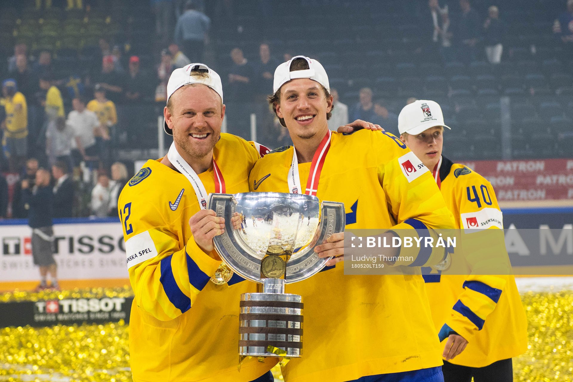 Sveriges Patric Hörnqvist och Rickard Rakell jublar med