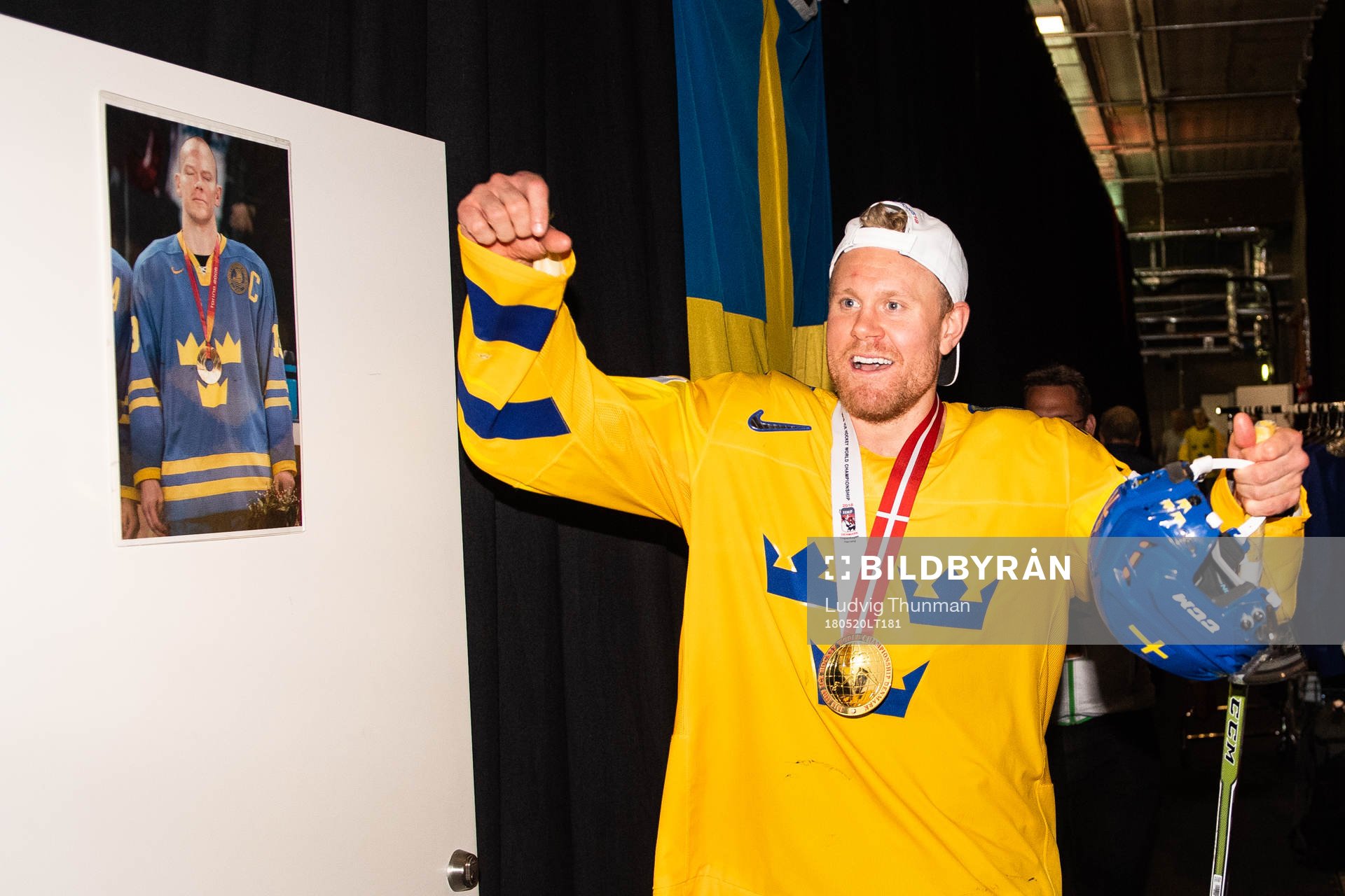 Sveriges Patric Hörnqvist jublar i omklädningsrummet