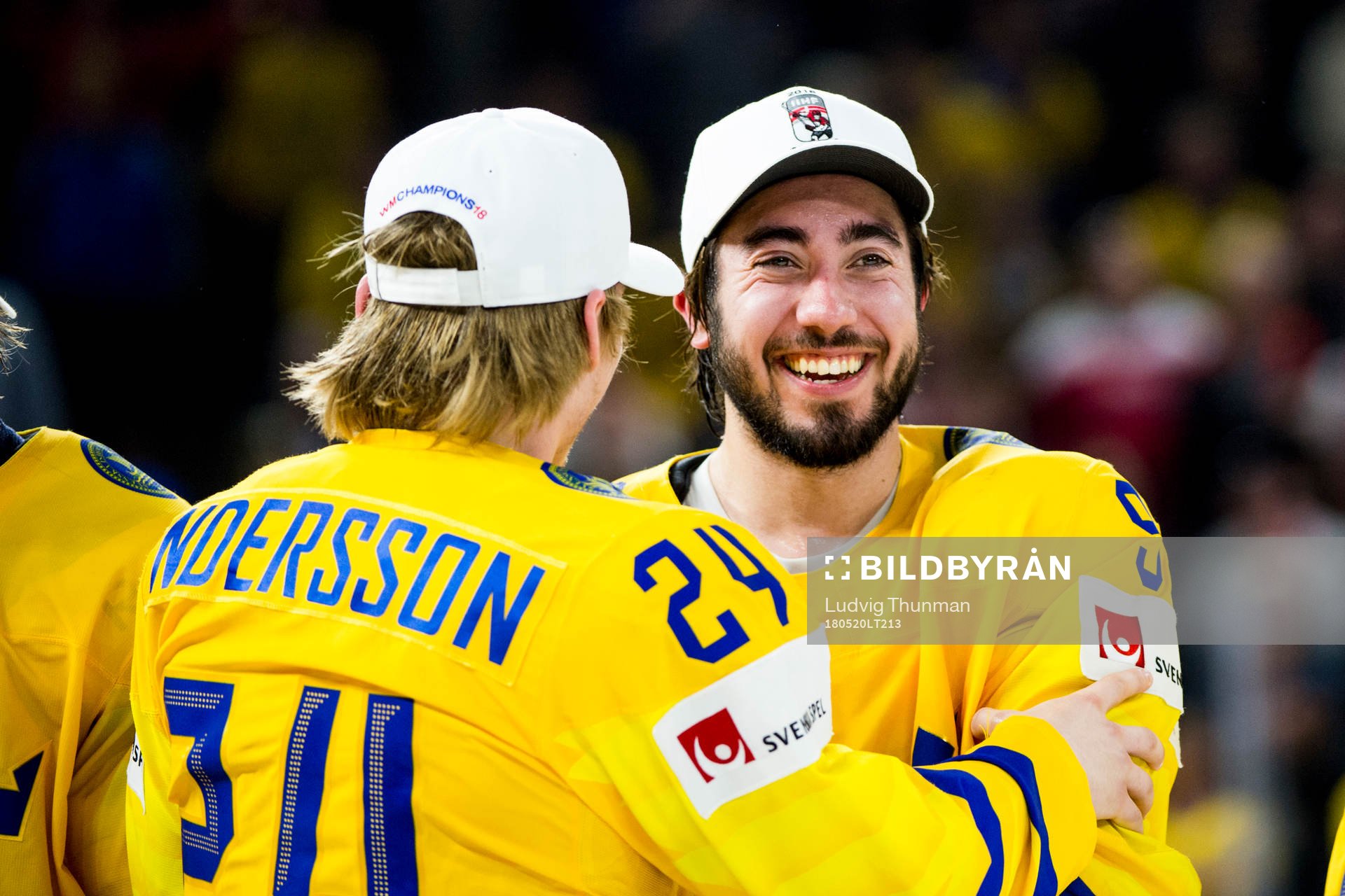 Sveriges Lias Andersson och Mika Zibanejad jublar