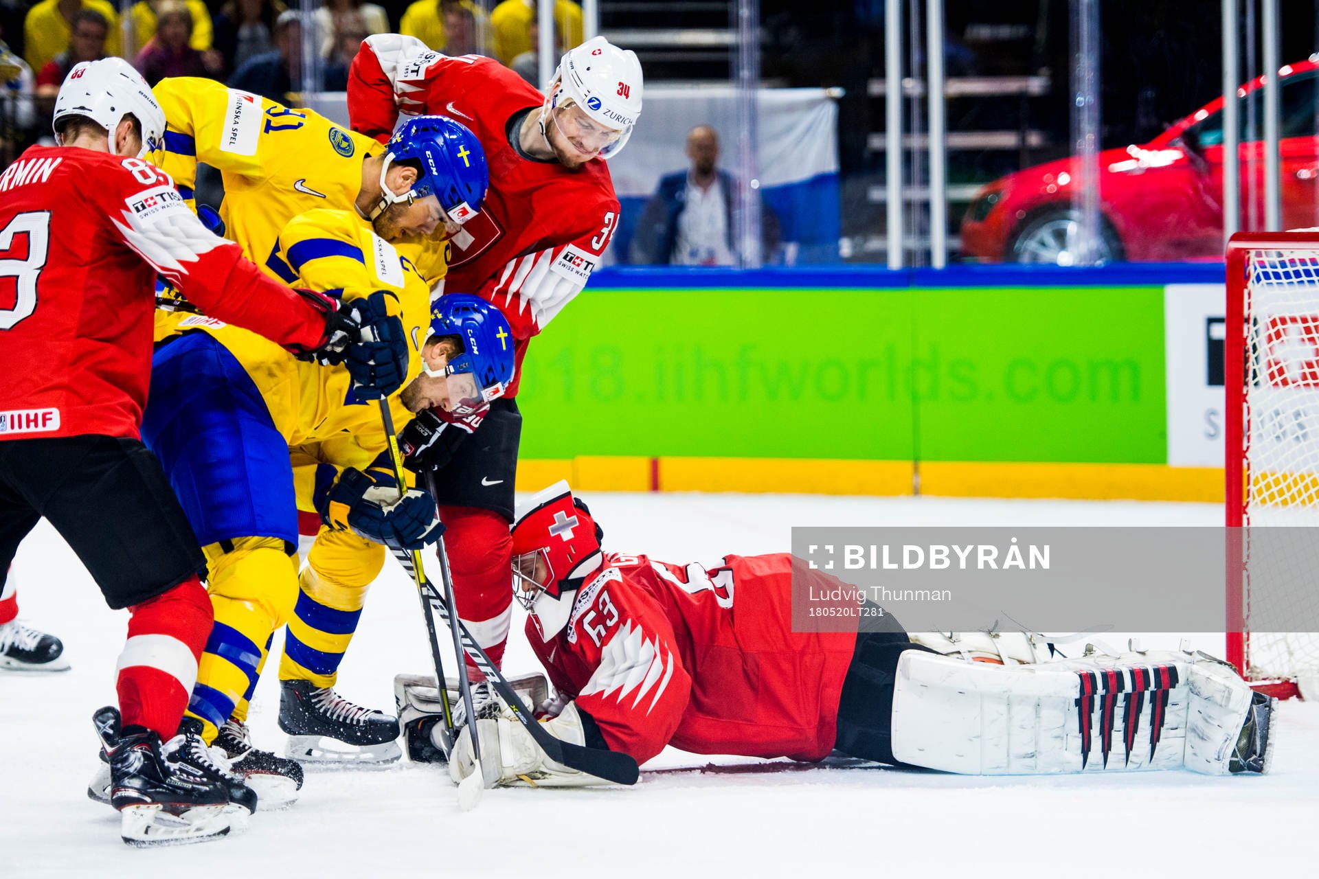 Sveriges Magnus Pääjärvi-Svensson, Johan Larsson i kamp