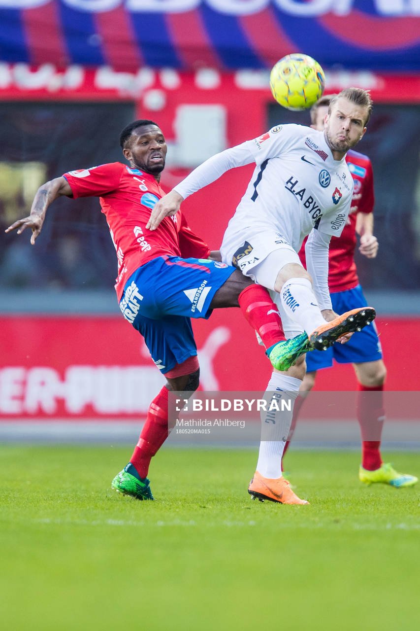 Helsingborgs Mohammed Abubakari och Örgrytes Daniel Paulson