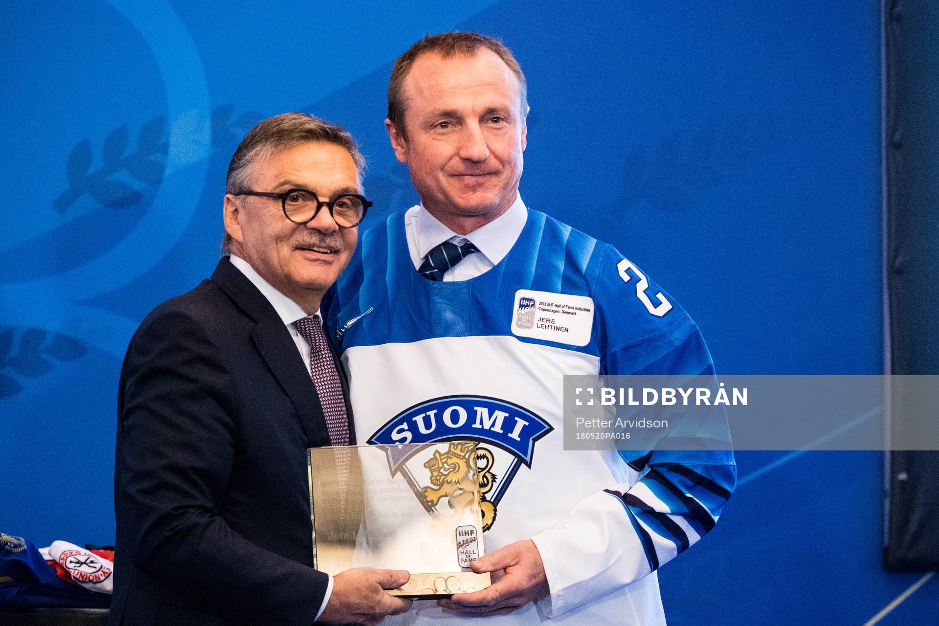 René Fasel , ordförande IIHF när Jere Lehtinen blir