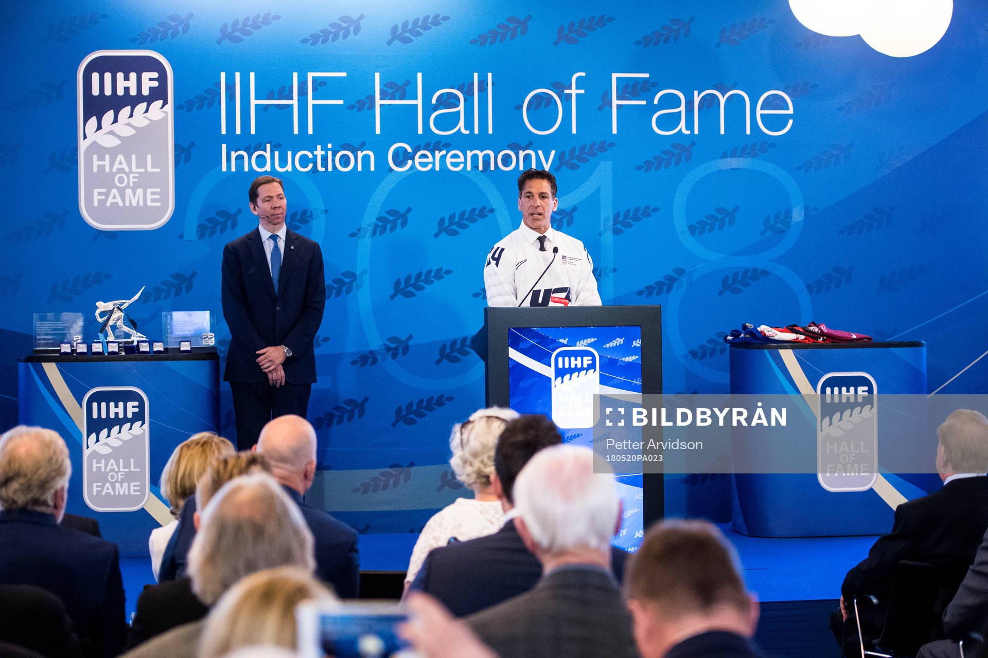 Chris Chelios blir invald till IIHF Hall of Fame