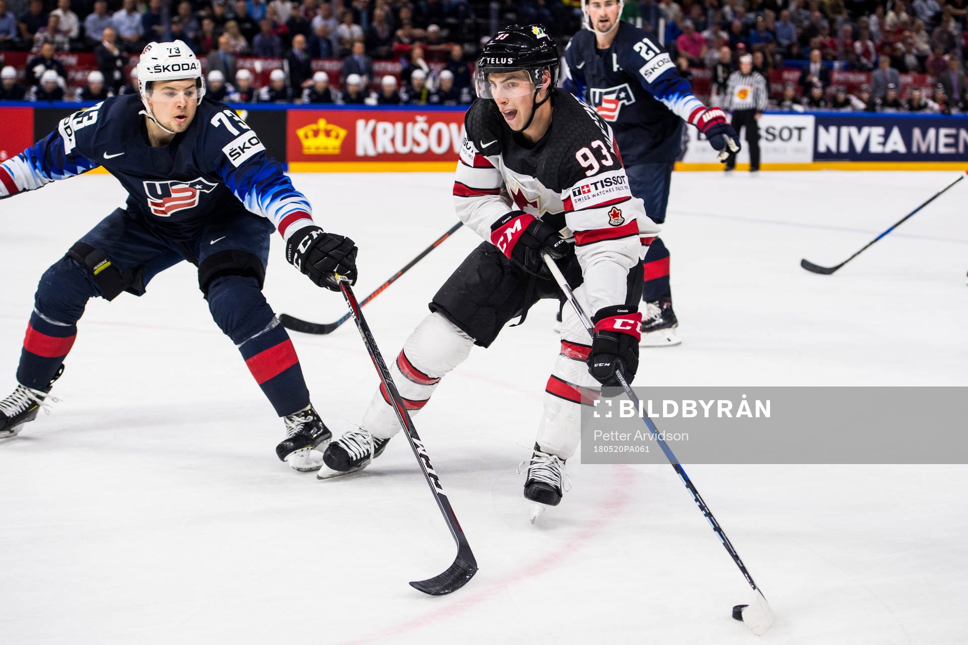 s Charlie McAvoy och Kanadas Ryan Nugent Hopkins