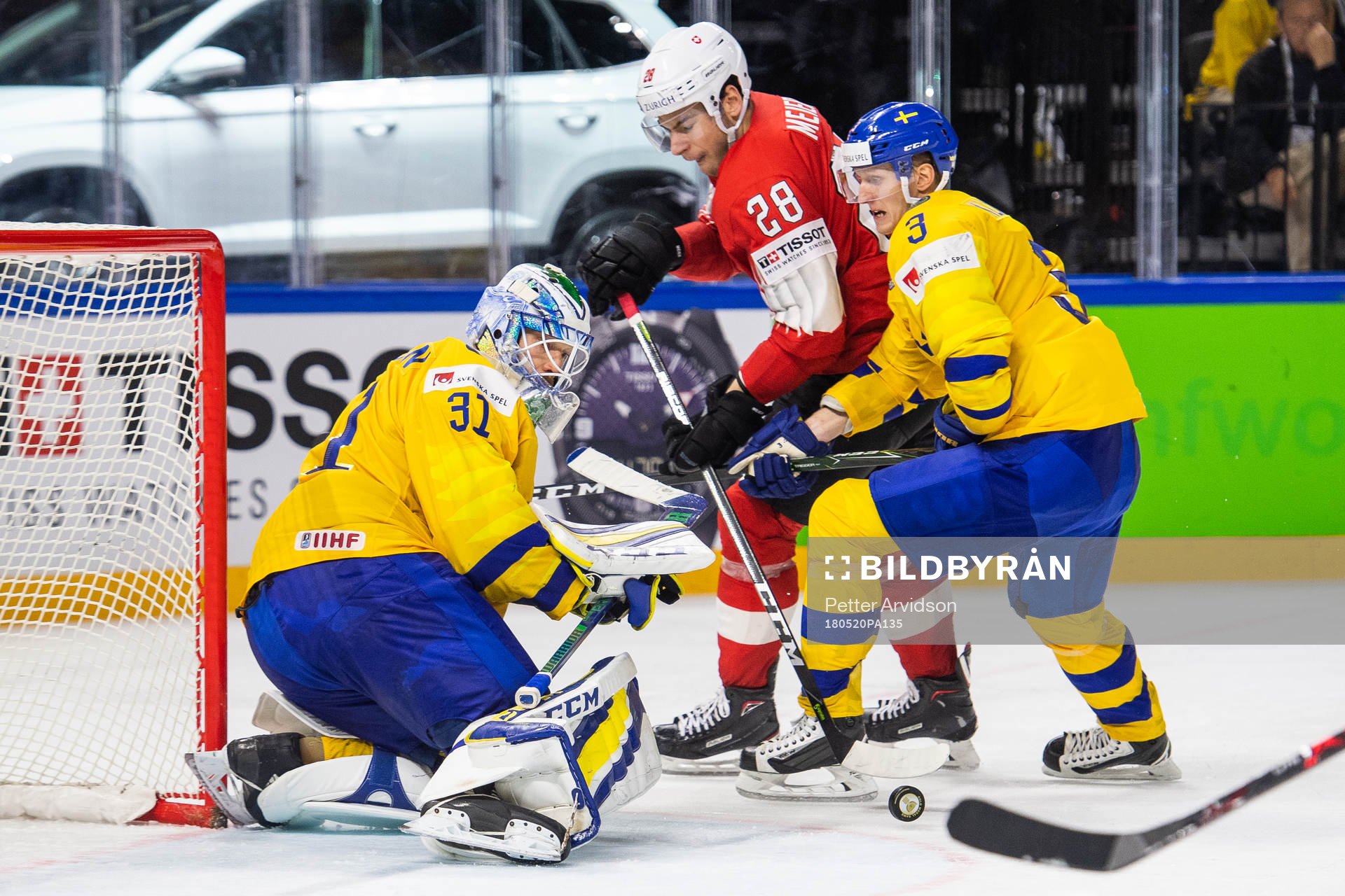 Schweiz Timo Meier oroar mot Sveriges målvakt Anders
