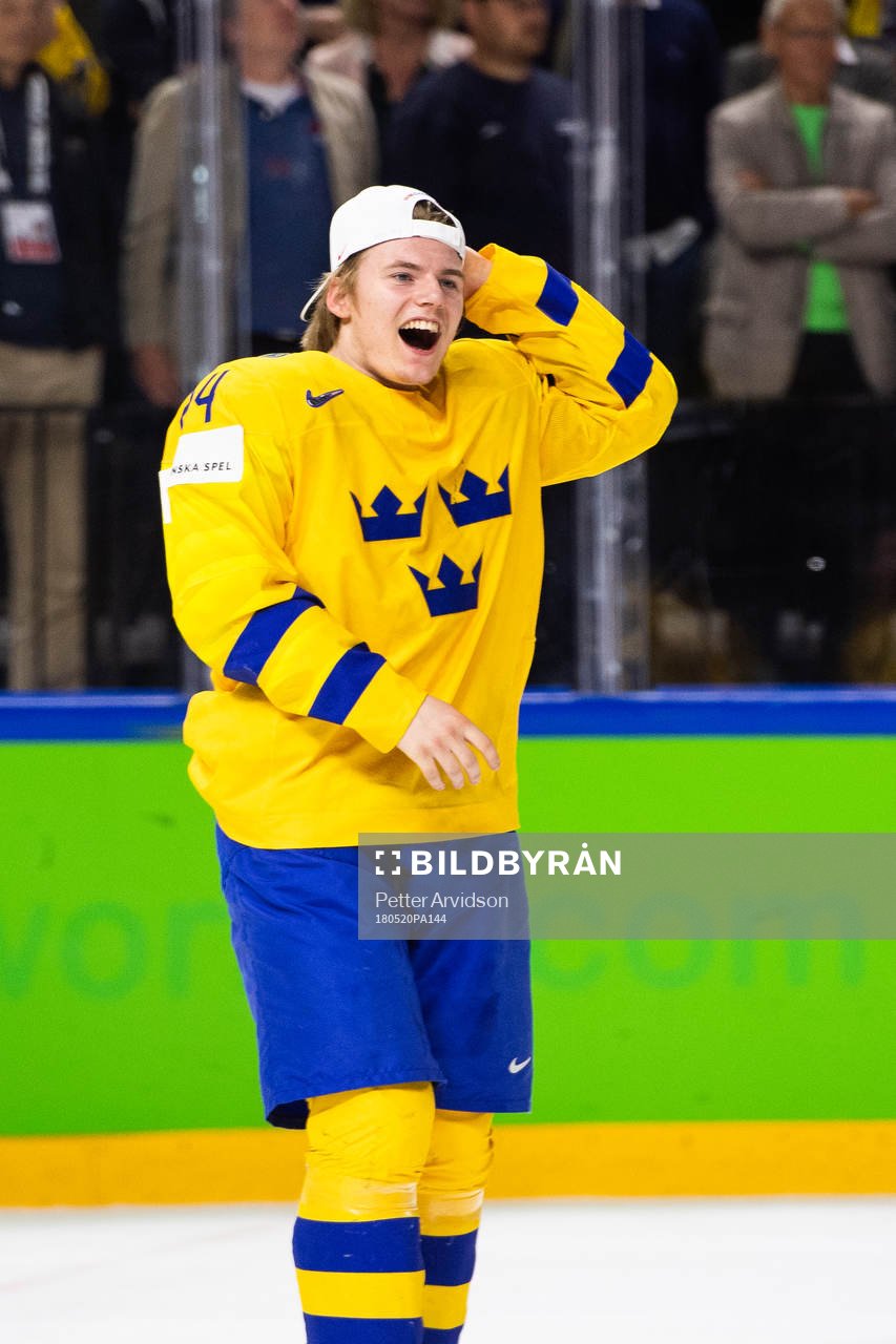 Sveriges Lias Andersson jublar