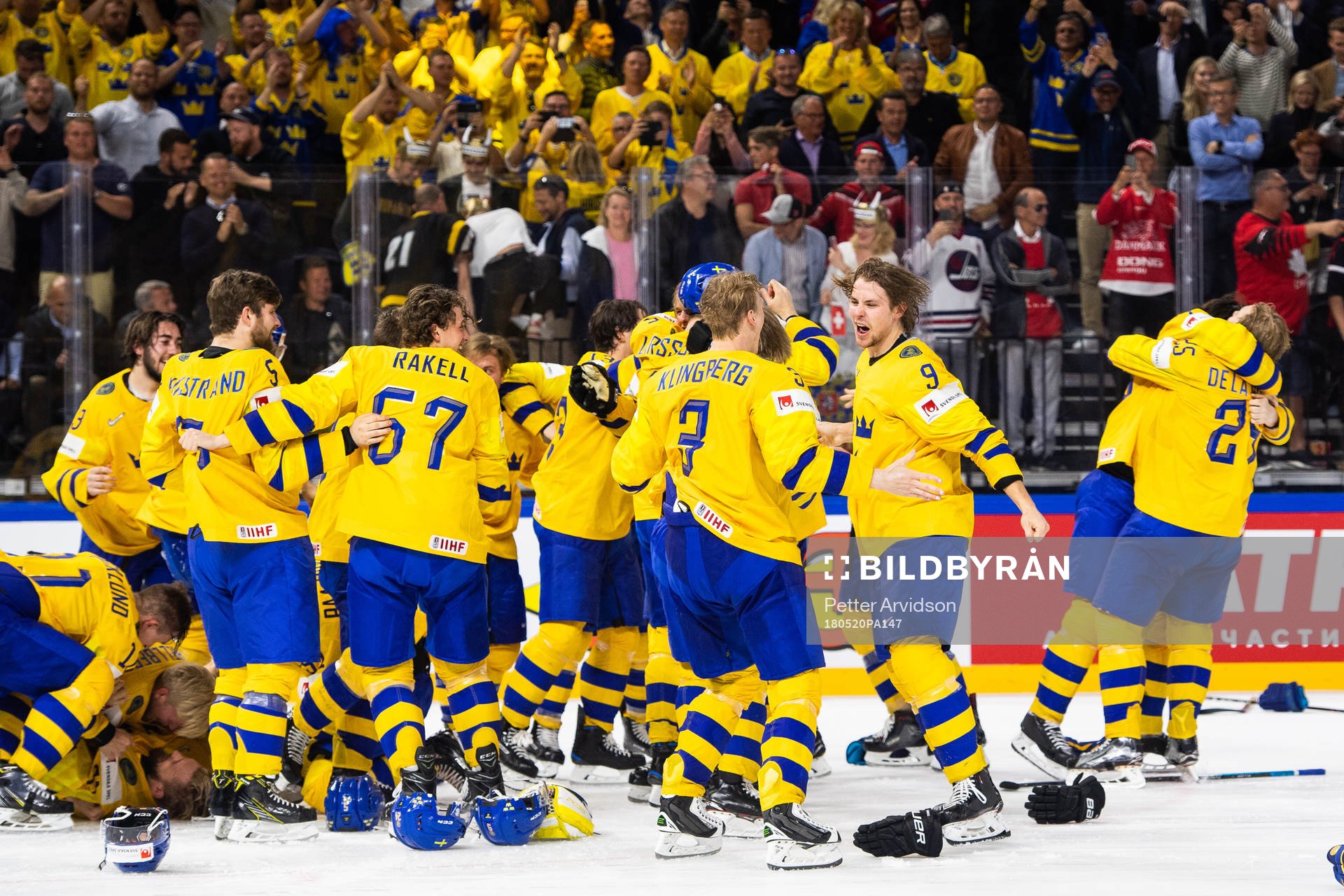 Sveriges spelare jublar