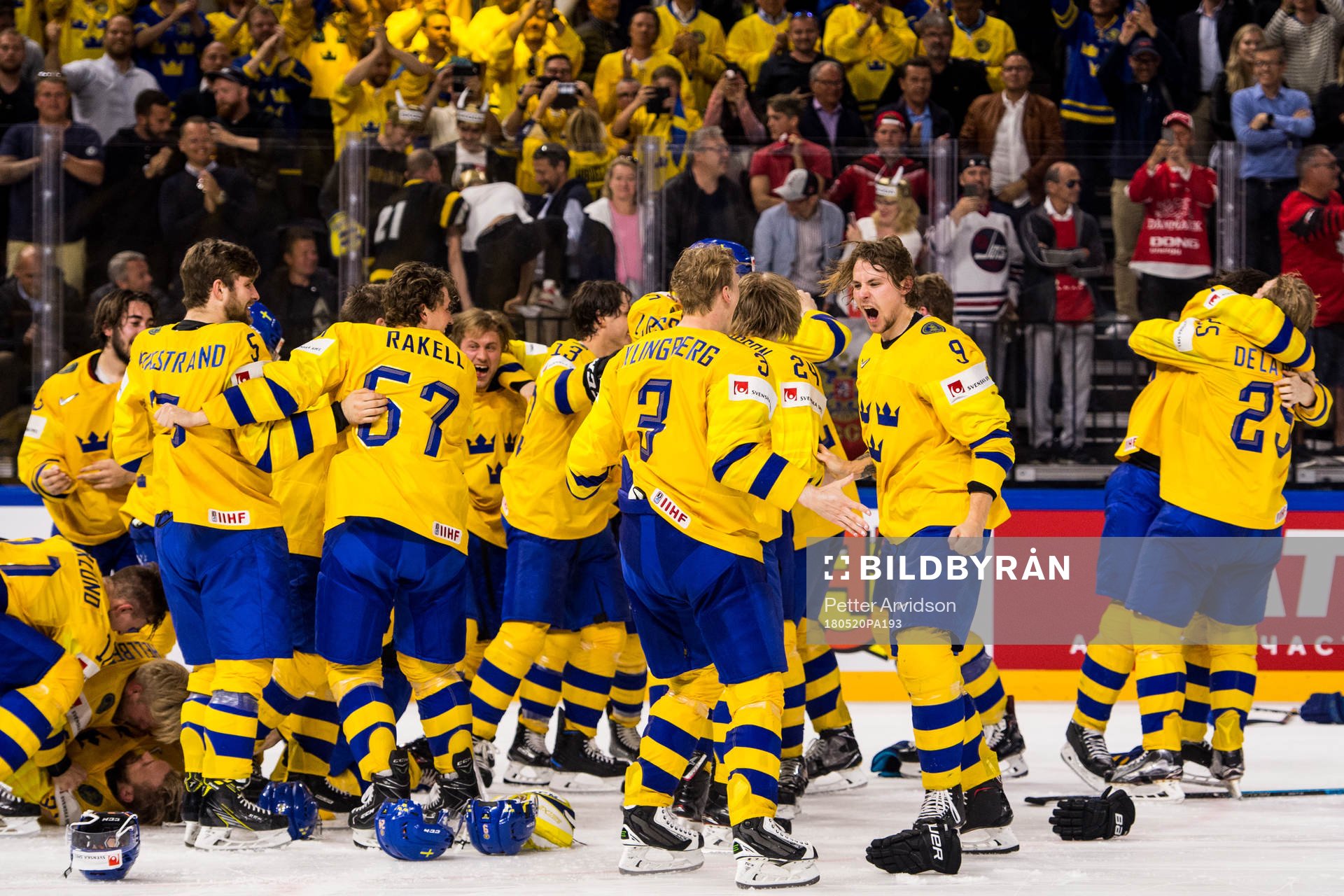 Sveriges Adrian Kempe (m) jublar