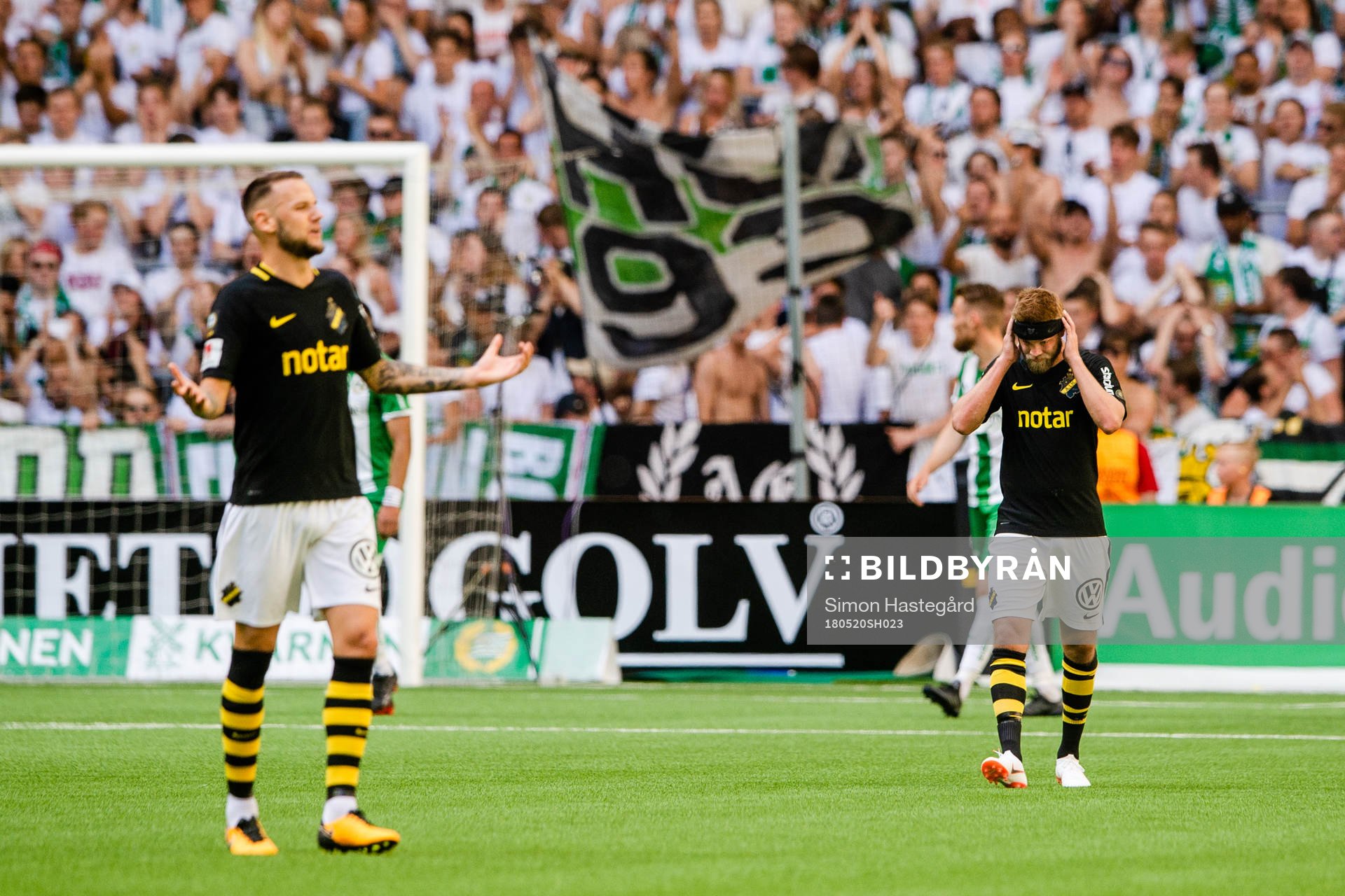 s Alexander Milosevic och Daniel Sundgren deppar