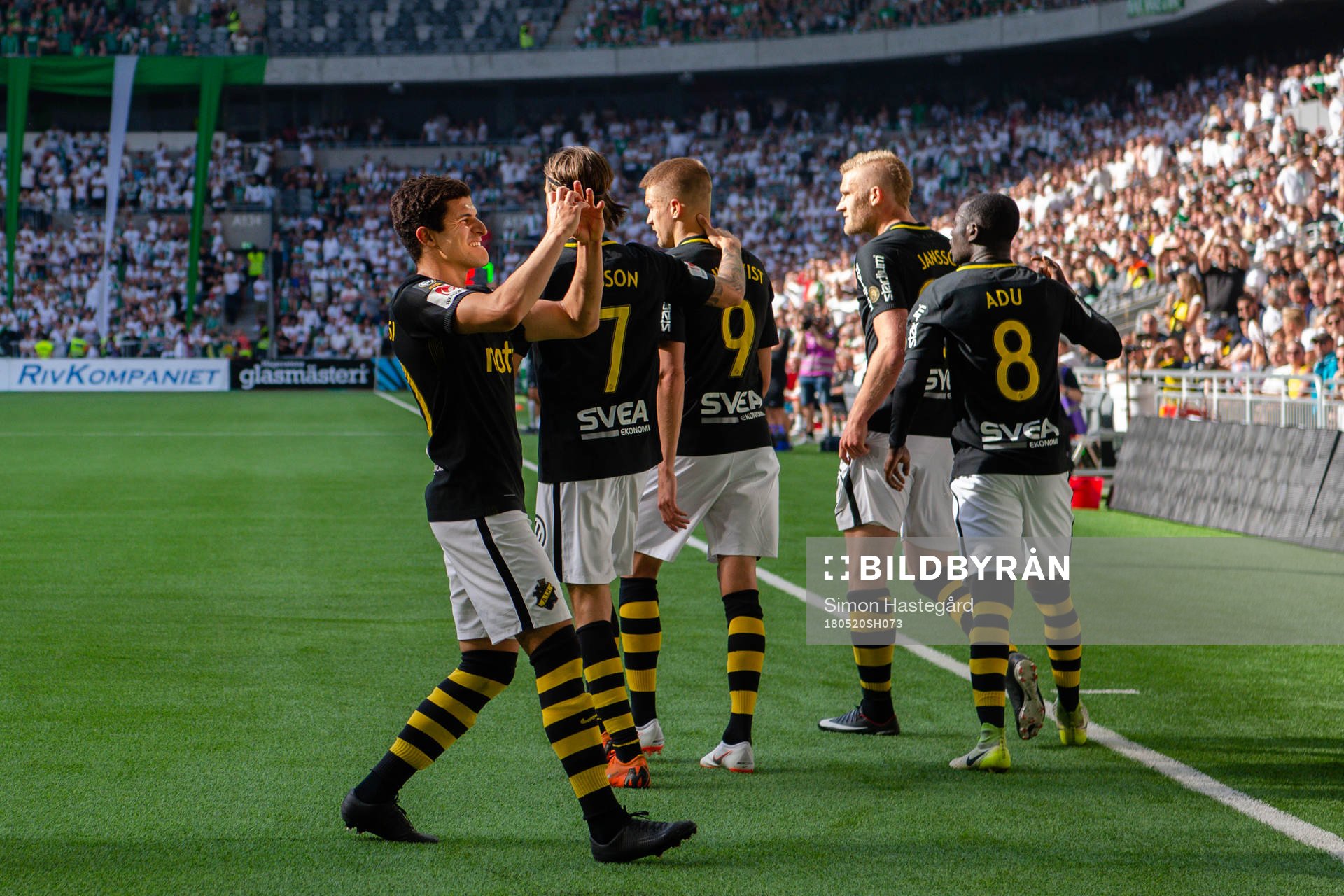 s spelare jublar