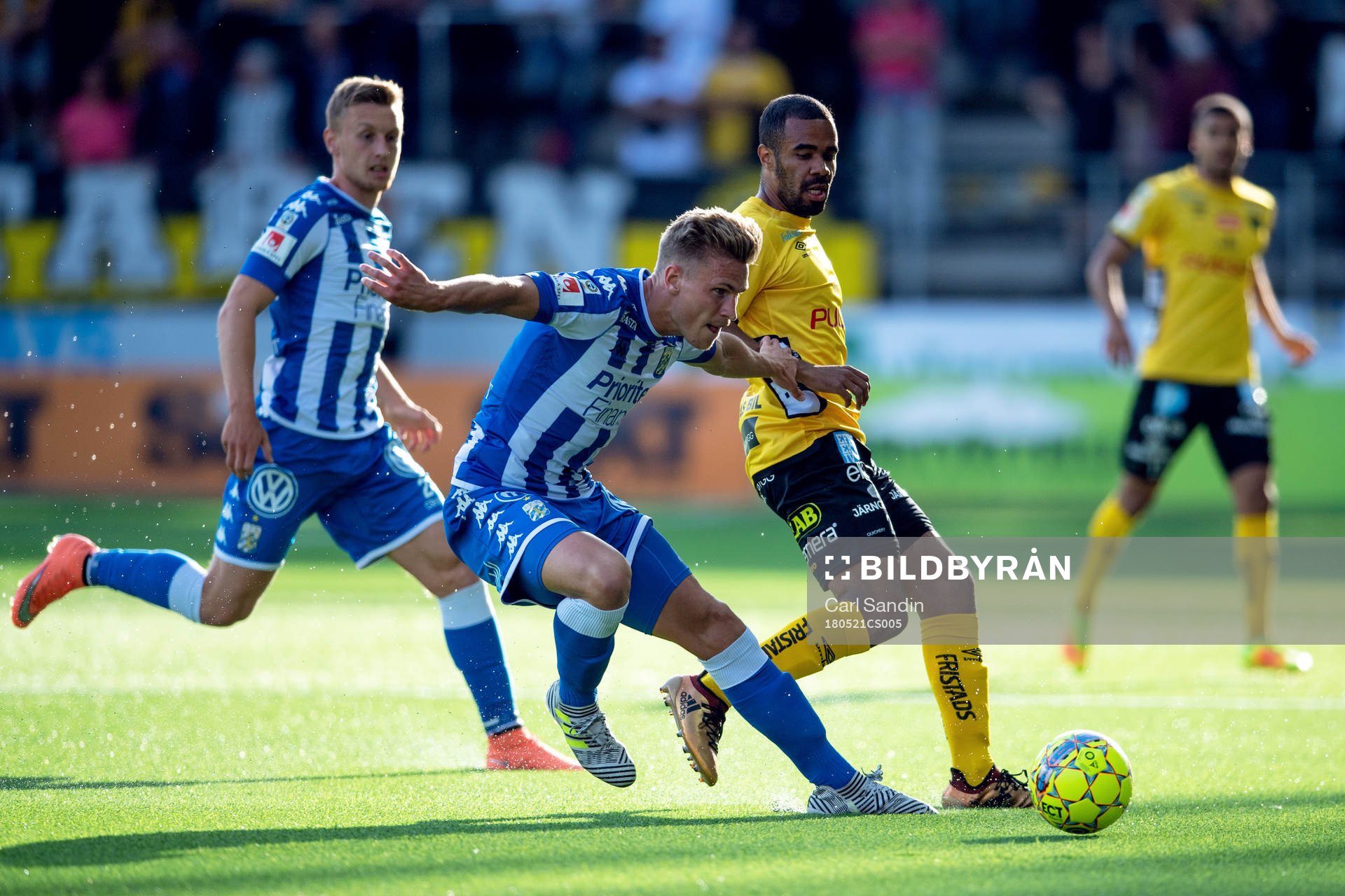IFK Göteborgs Victor Wernersson och Elfsborgs Alex Dyer