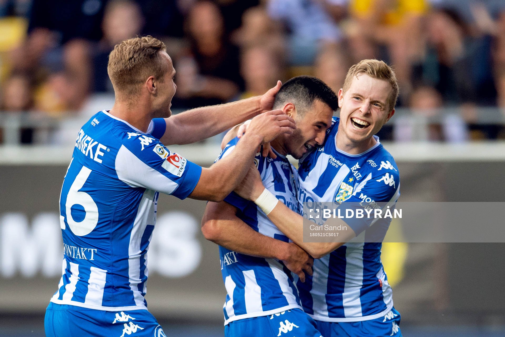 IFK Göteborgs Giorgi Kharaishvili jublar med lagkamrater