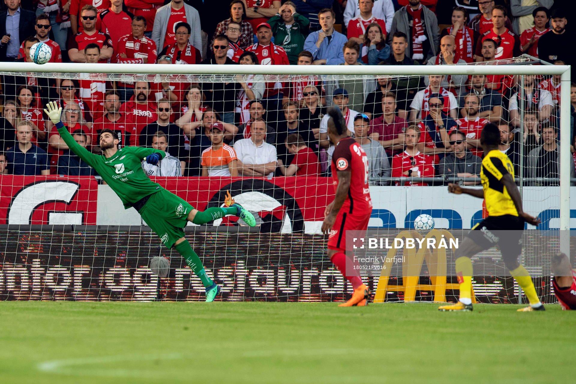 Ifeanyi Mathew of Lillestrøm scores 1-0 behind goalkeeper