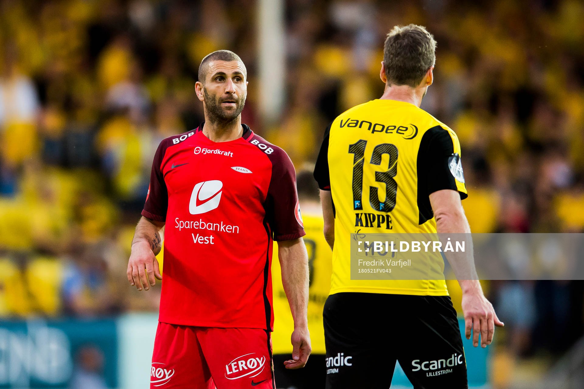 Azar Karadas of Brann and Frode Kippe of Lillestrøm