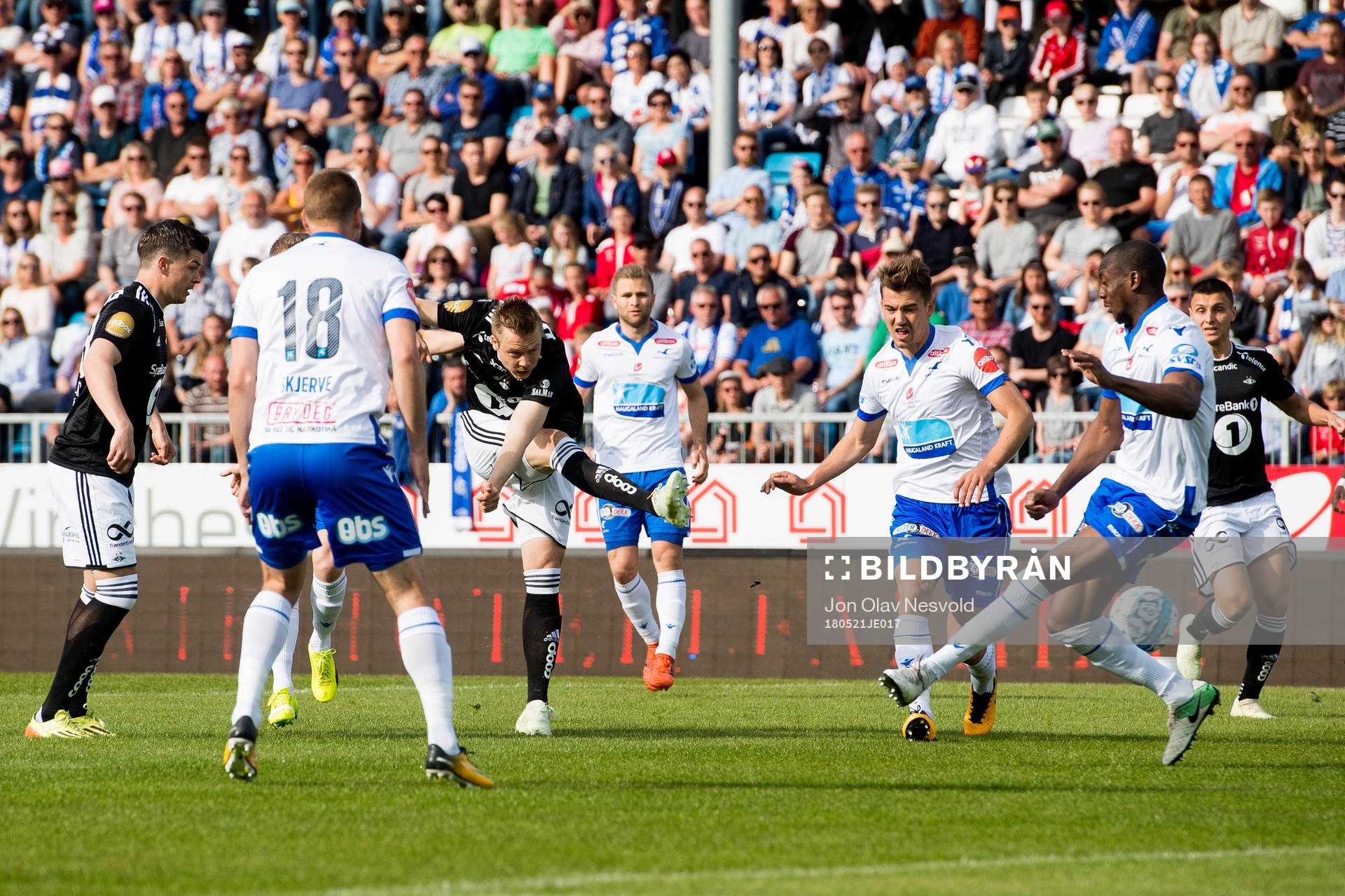 Alexander Søderlund of Rosenborg shoots and scores the 0-1
