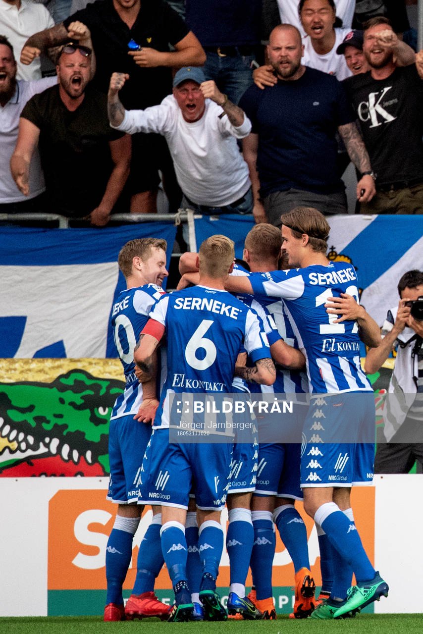 IFK Göteborgs Giorgi Kharaishvili jublar med lagkamrater