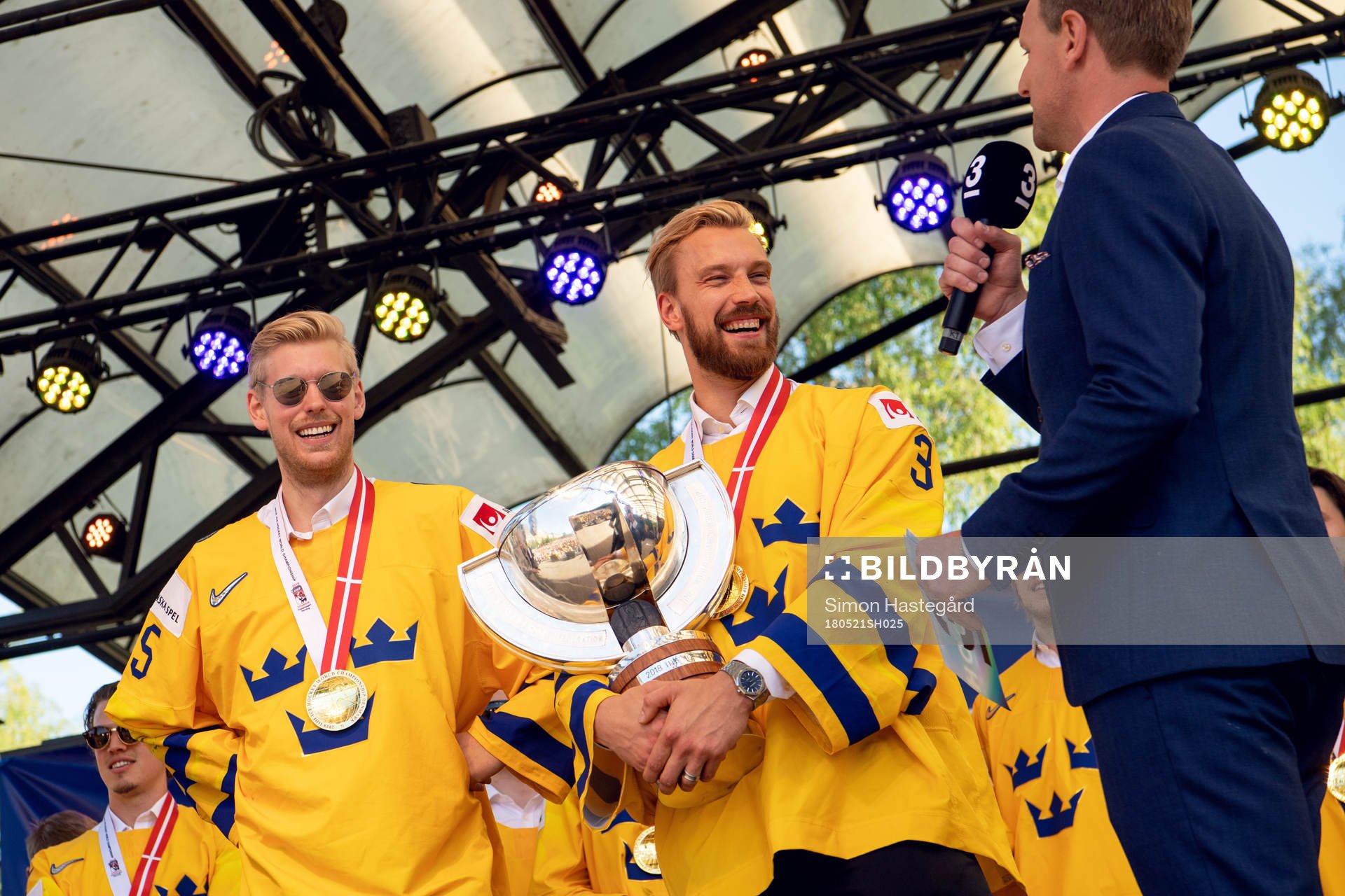 Sveriges målvakt Magnus Hellberg och Anders Nilsson