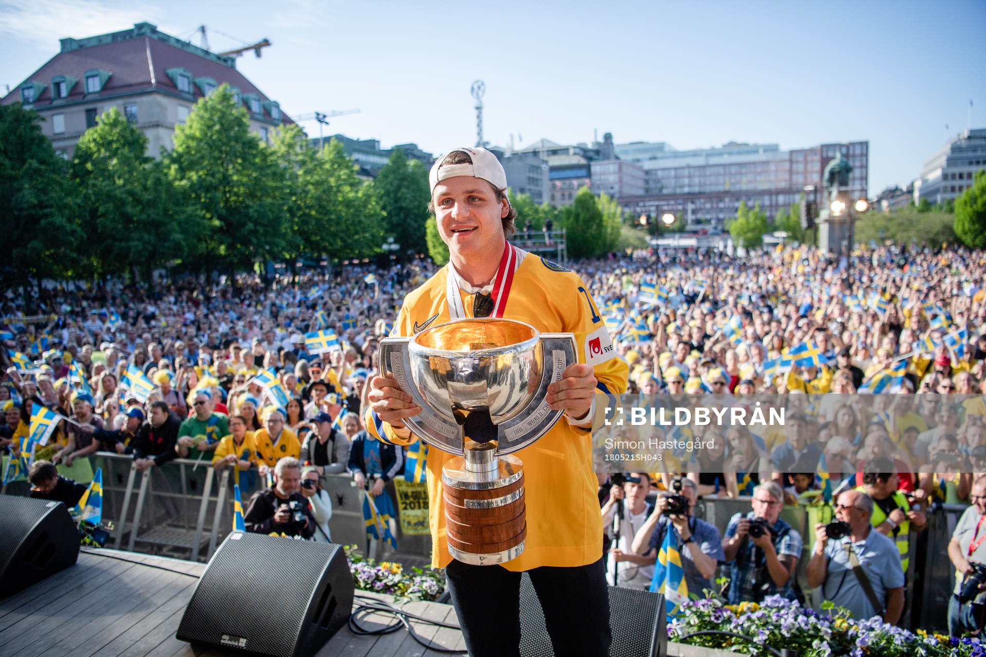 Mattias Janmark firar VM-guldet i Kungsträdgården dagen