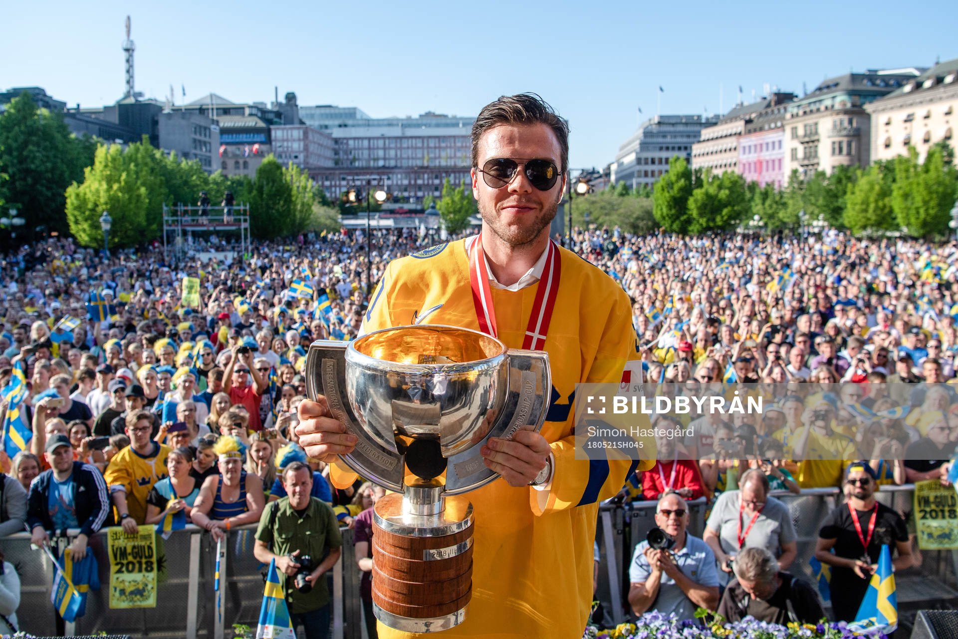 Magnus Pääjärvi-Svensson firar VM-guldet i