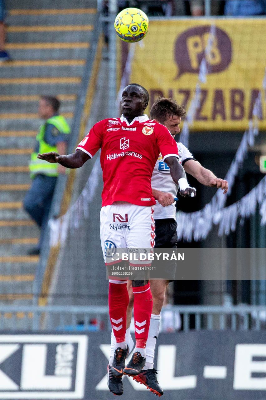 Kalmars Papa Alioune Diouf och Örebros Filip Rogic