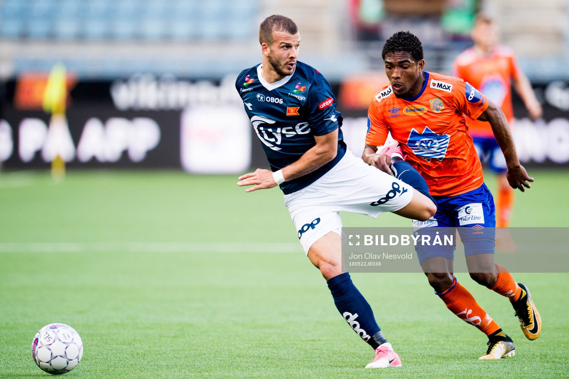 Zlatko Tripic of Viking and Erikson Spinola Lima of Aalesund