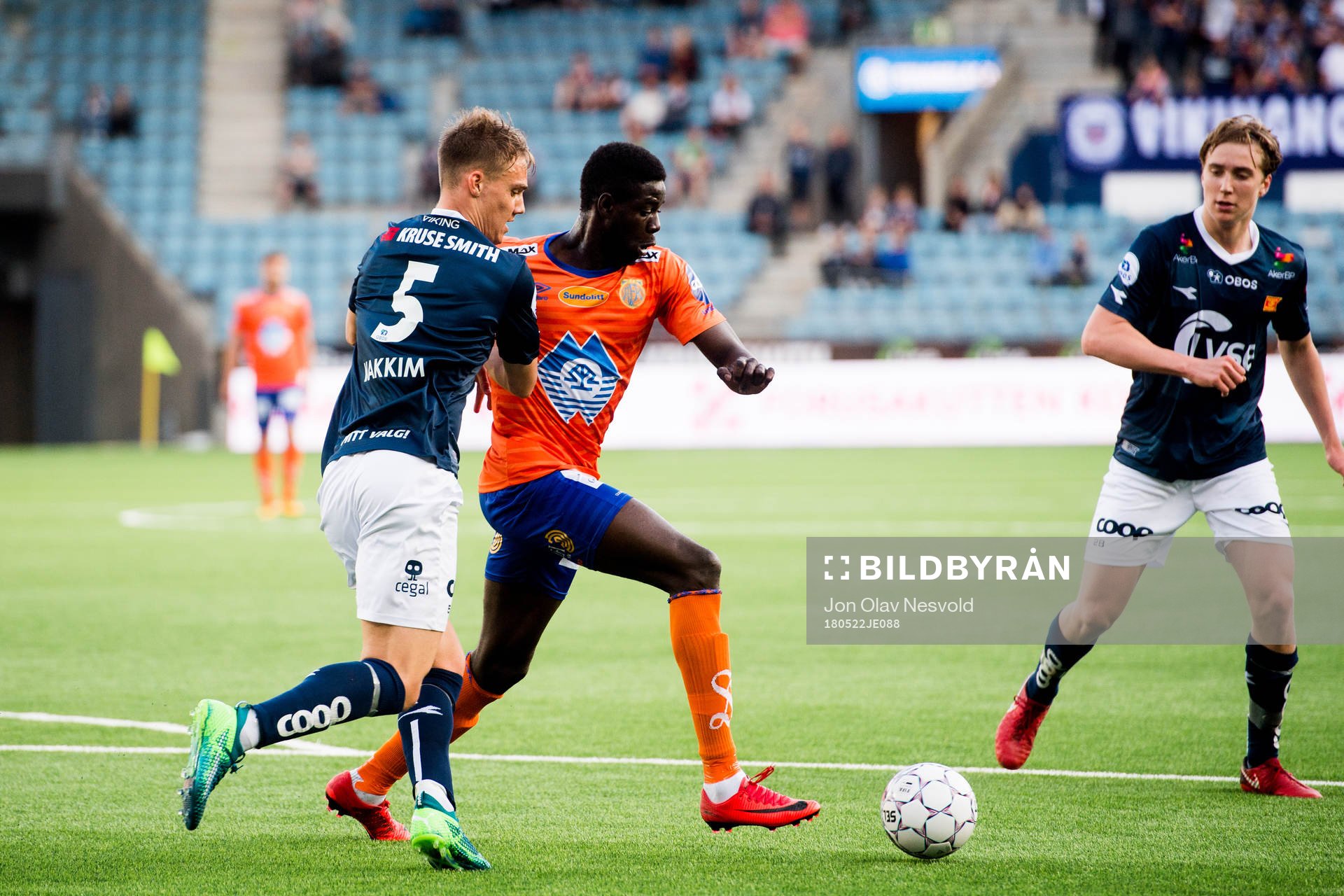 Markus Nakkim of Viking and Pape Habib Gueye of Aalesund