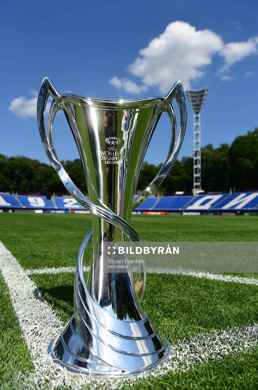 Fotboll, Dam