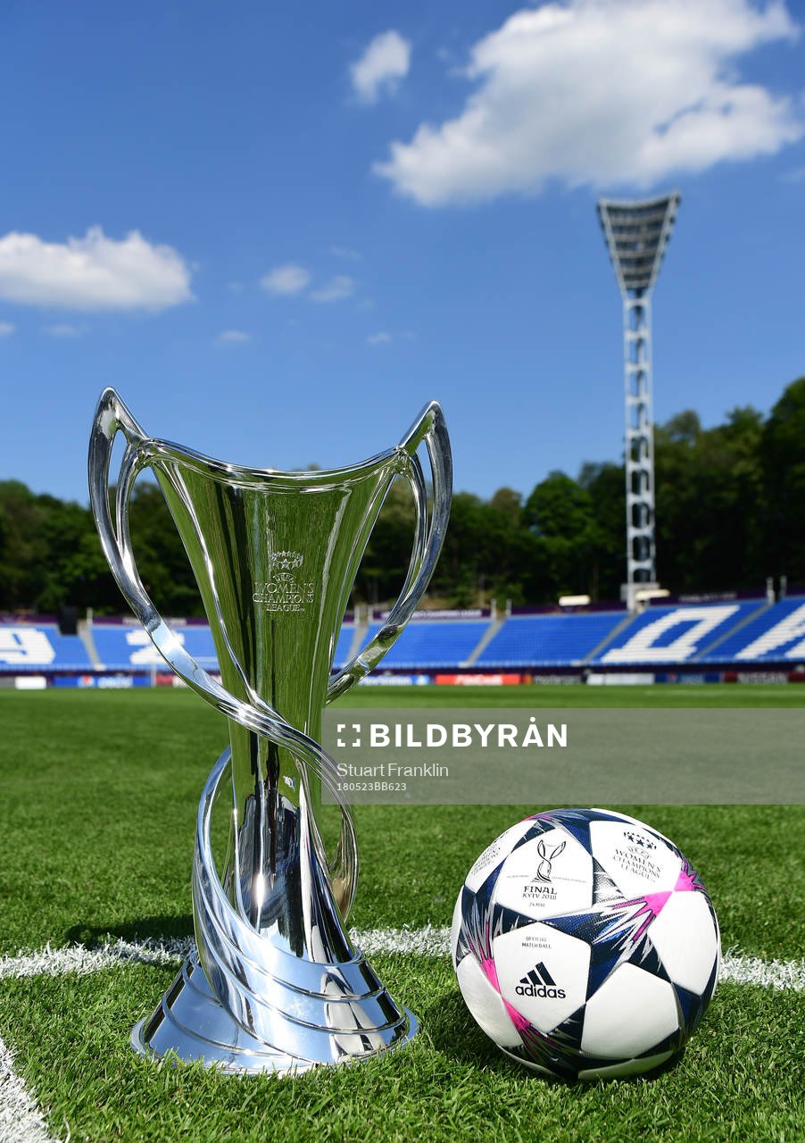 Fotboll, Dam