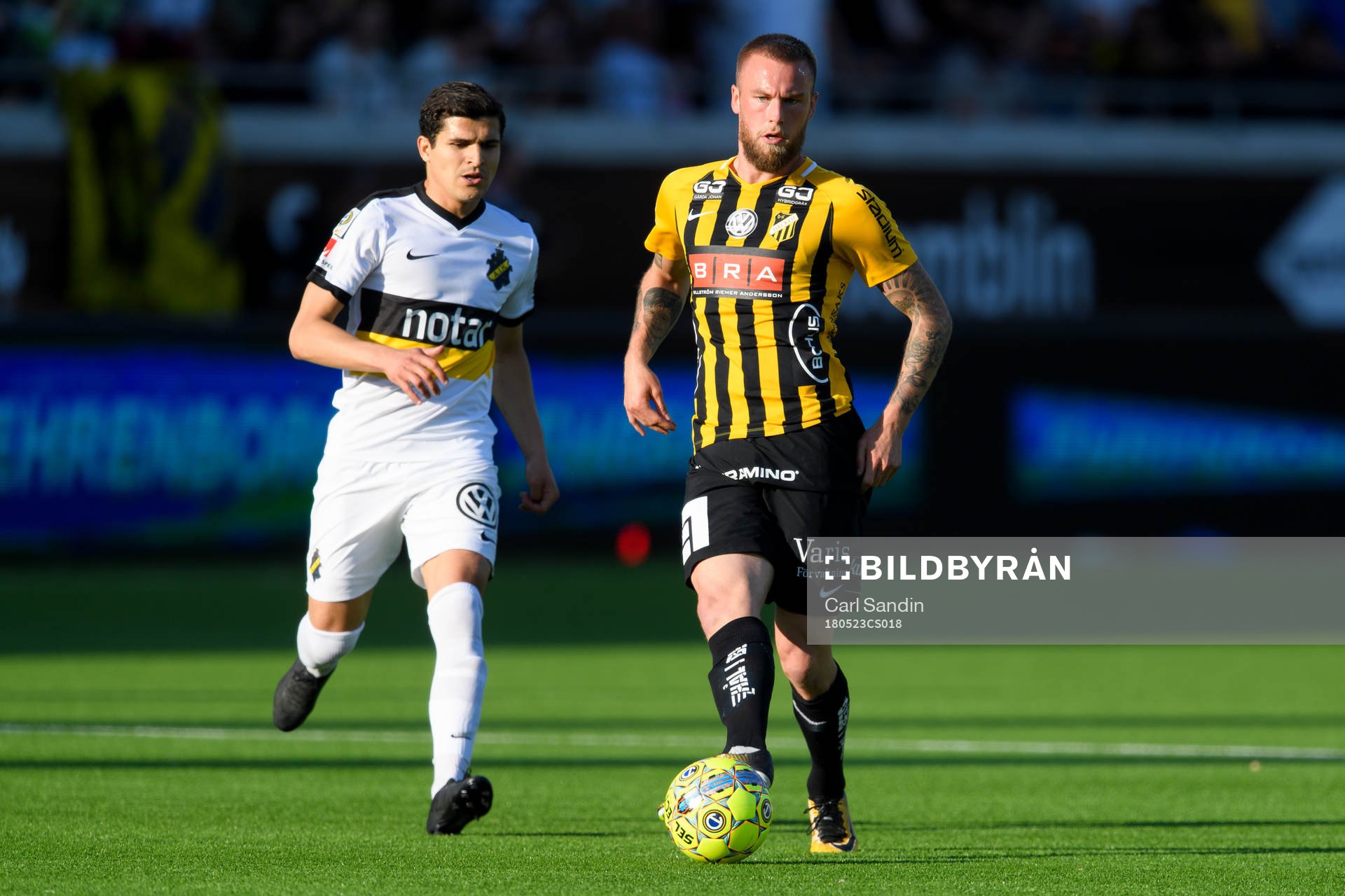 s Tarik Elyounoussi och Häckens Alexander Faltsetas