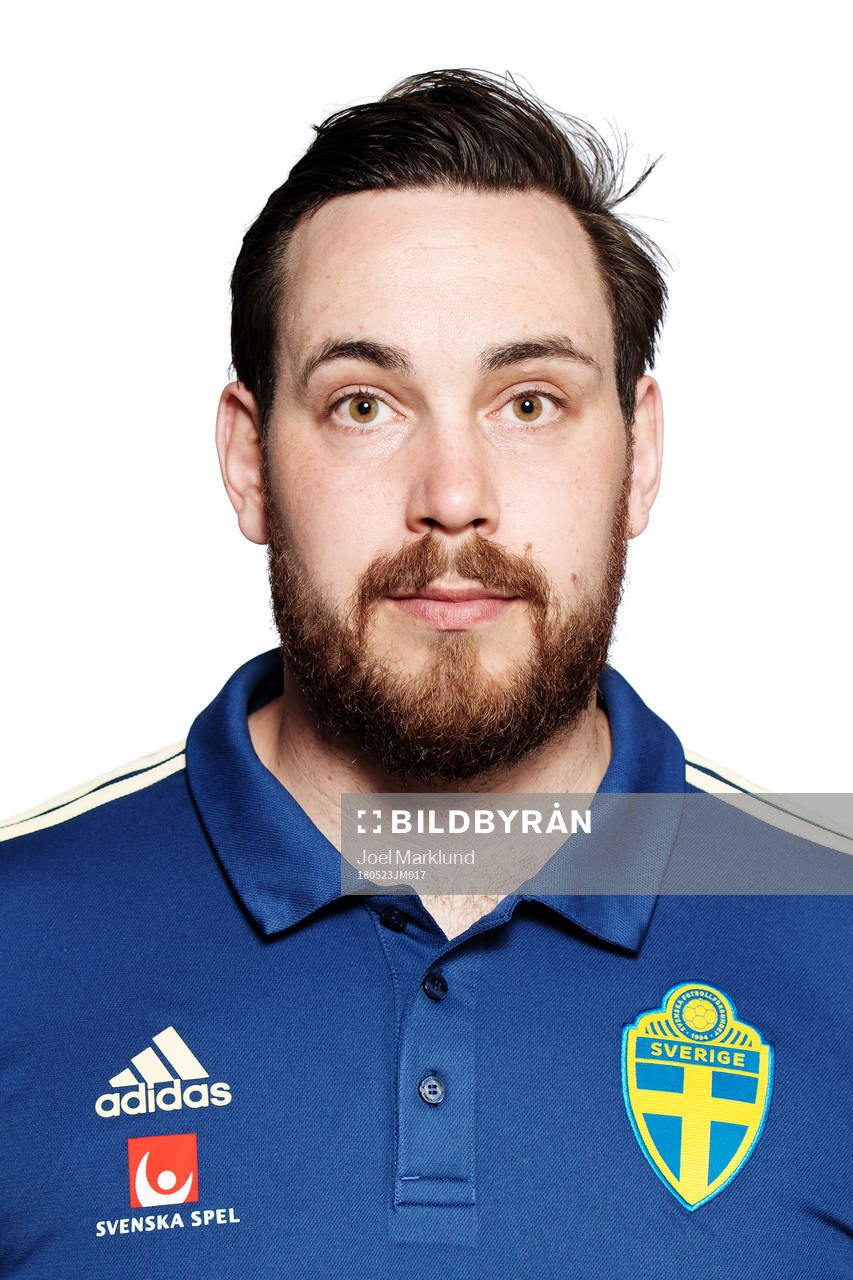 Gustaf Sandfridsson, kock för Sveriges fotbollslandslag, poserar för ett porträtt den 23 maj 2018 i Stockholm.