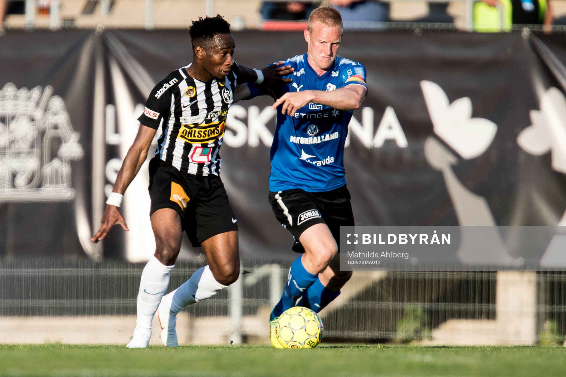 Landskronas Karim Sadat och Halmstads Peter Larsson