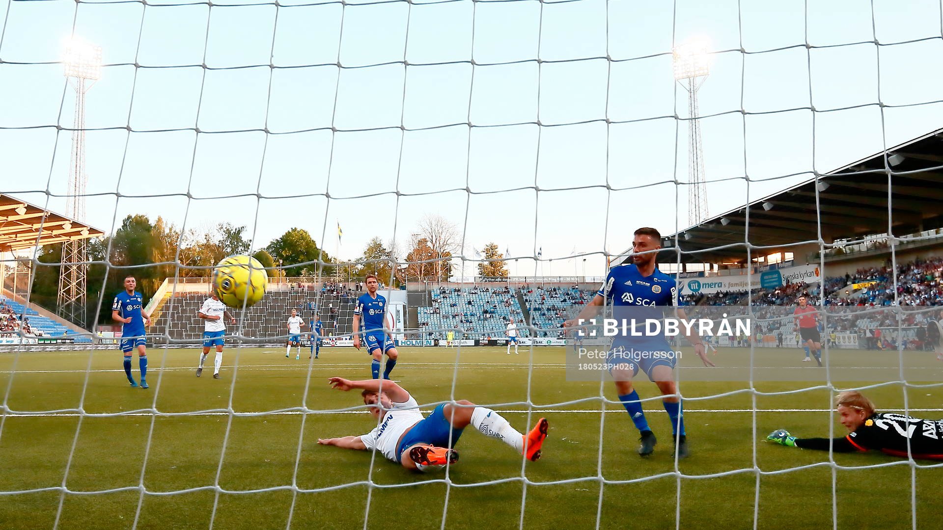 Norrköpings Simon Skrabb  gör mål 1-0