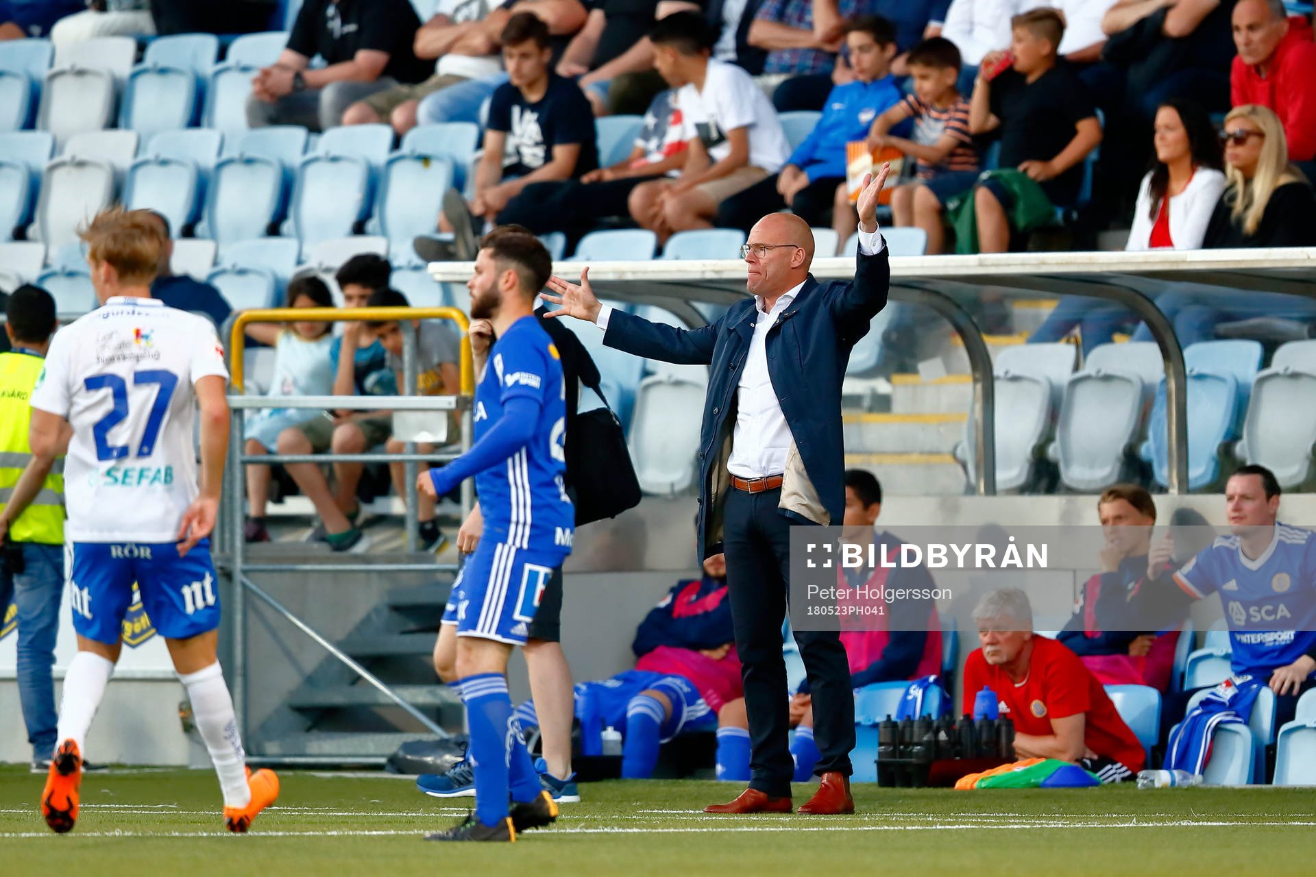 Sundsvalls tränare Joel Cedergren reagerar