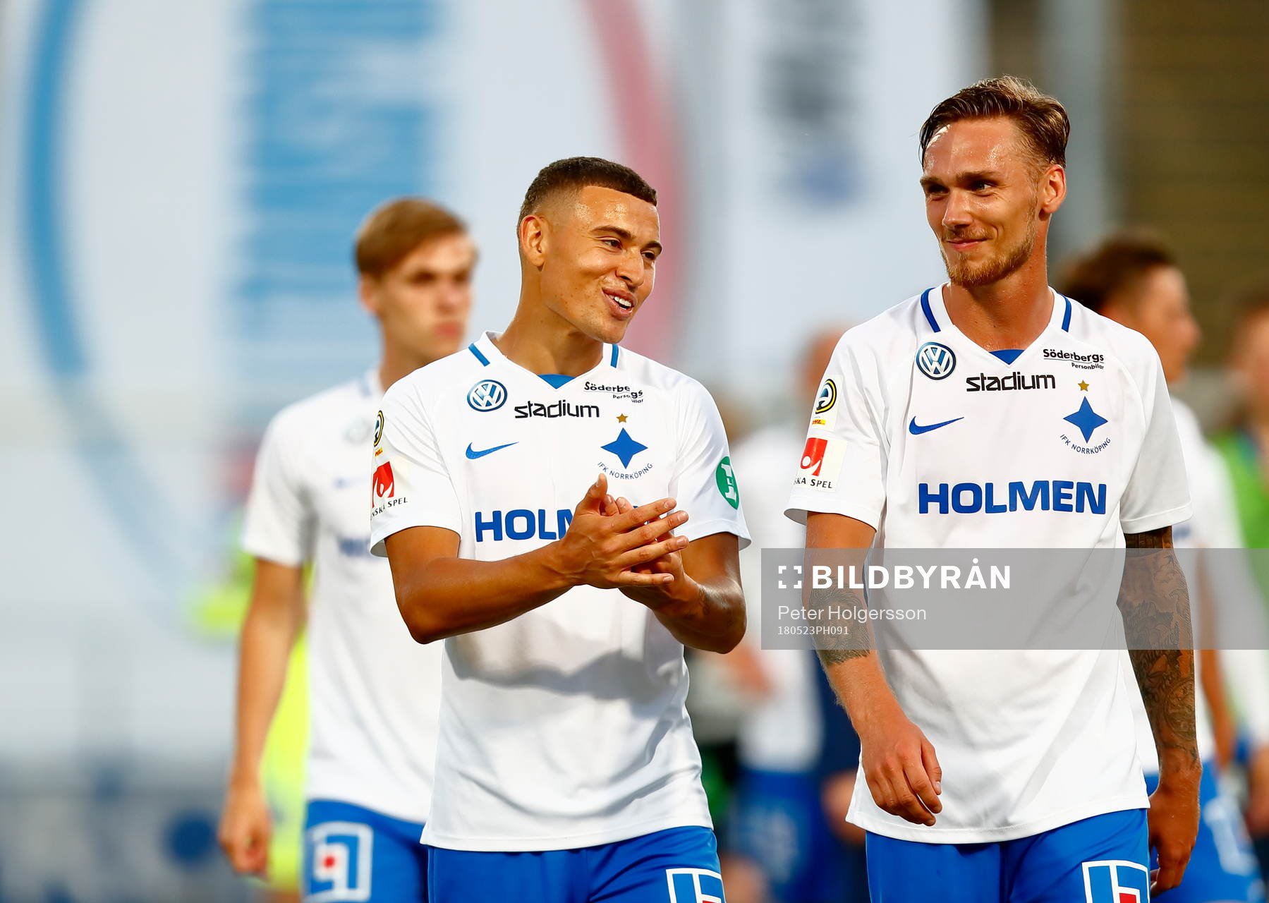Norrköpings Jordan Larsson  och Linus Wahlqvist jublar