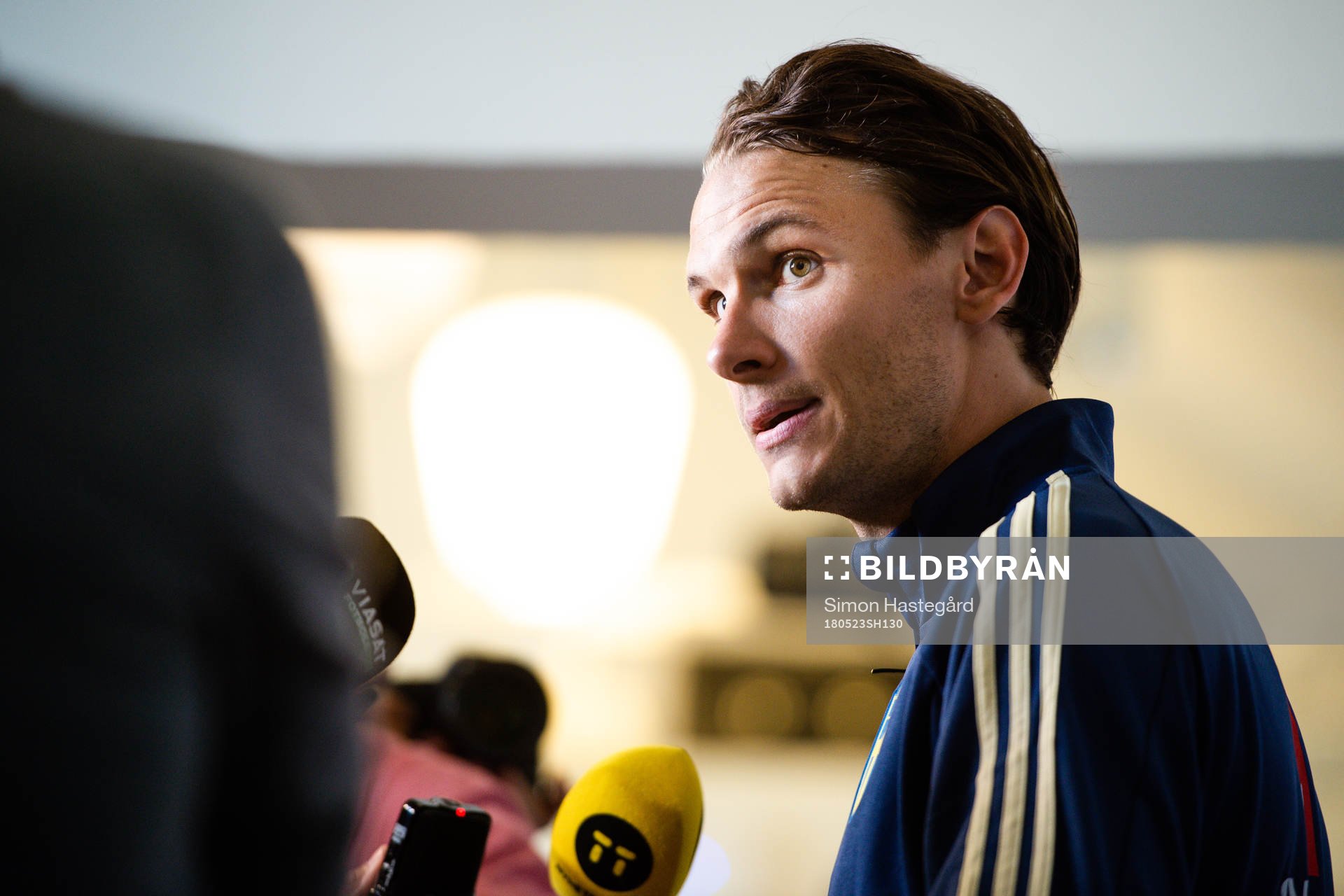 Albin Ekdal i Mixed zone