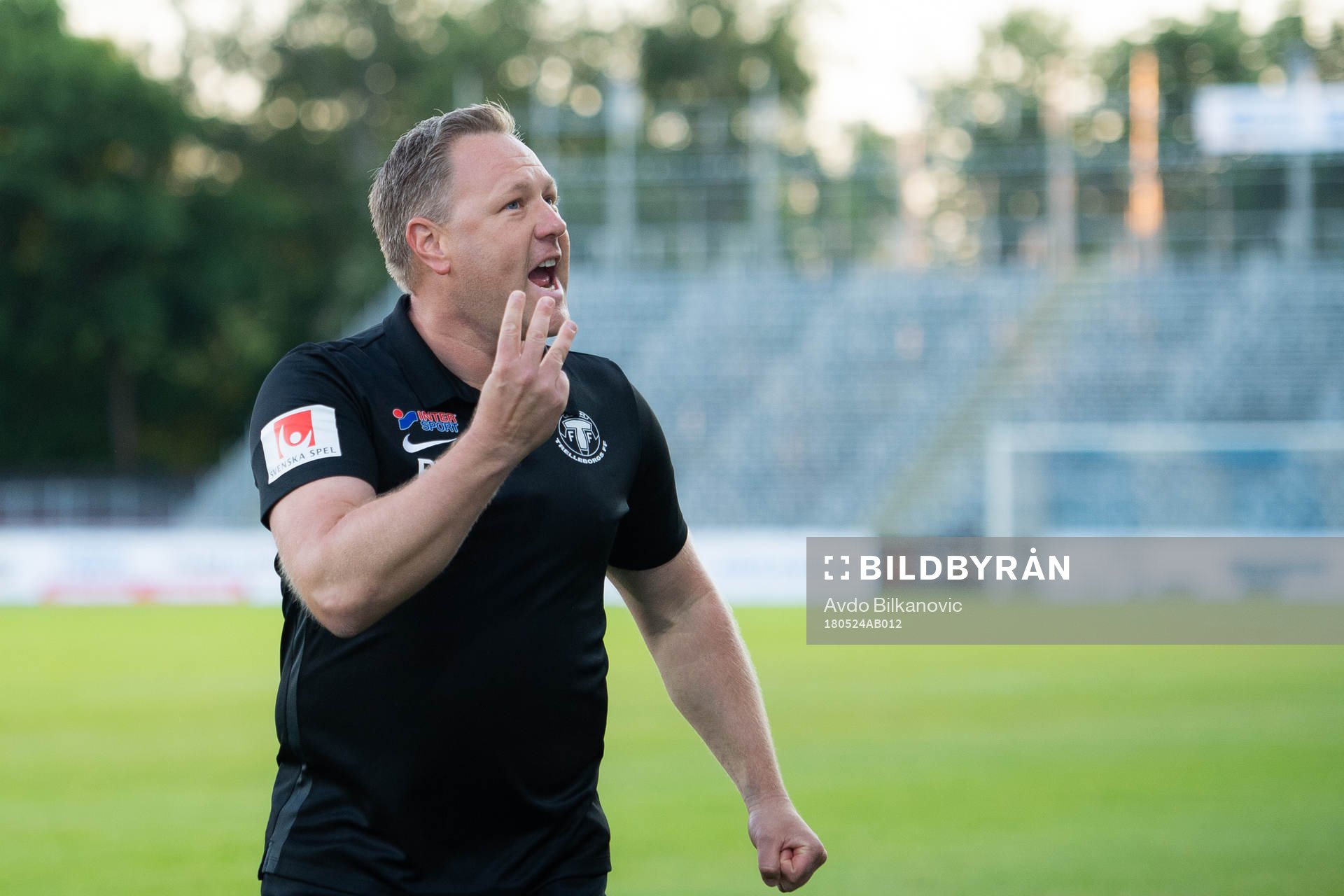 Trelleborgs tränare Patrick Winqvist jublar
