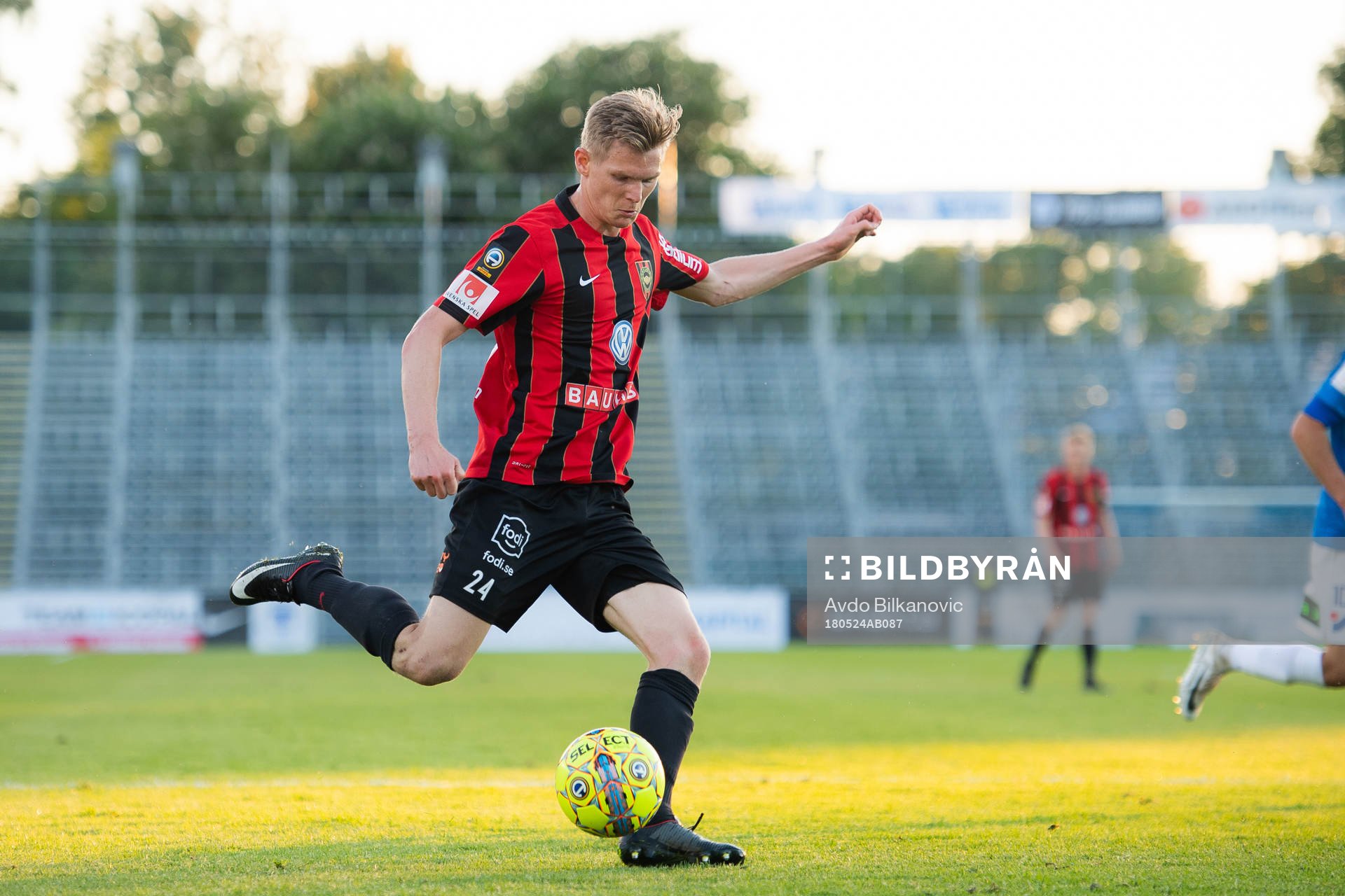 Brommapojkarna Fritiof Björkén nder fotbollsmatchen i