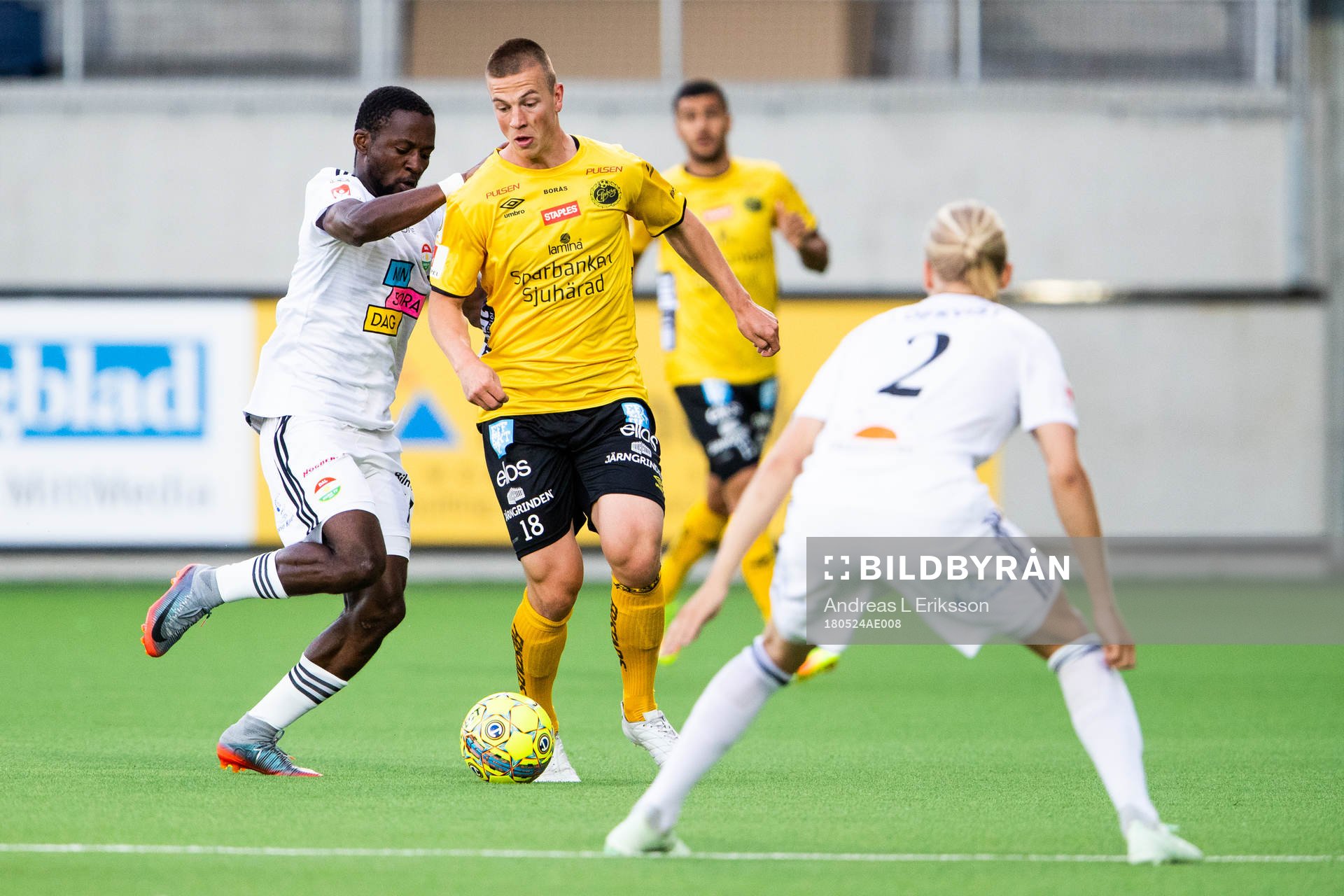 Elfsborgs Simon Olsson och Dalkurds Mohamed Buya Turay