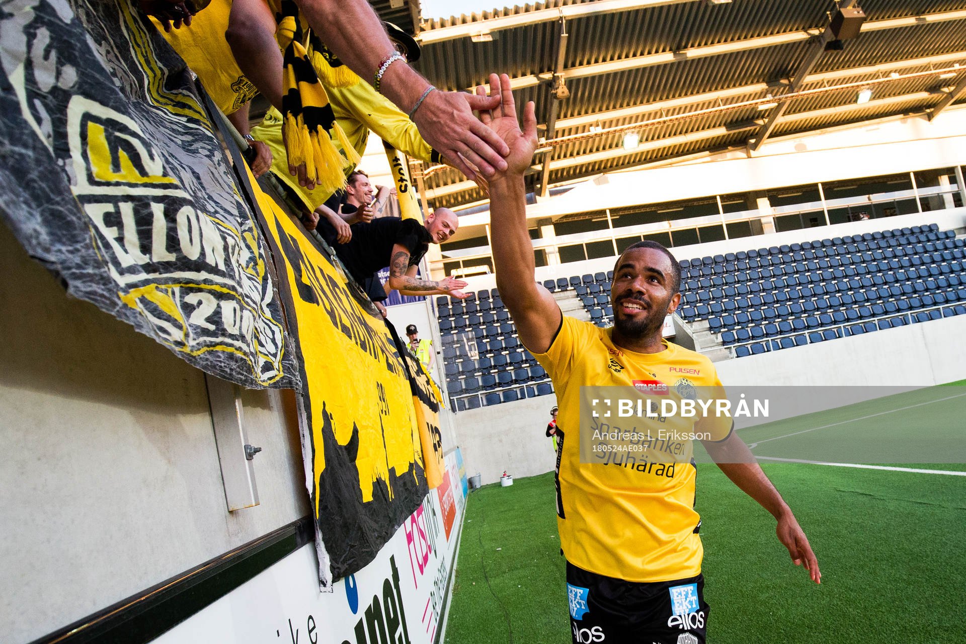 Elfsborgs Alex Dyer tackar supportrarna