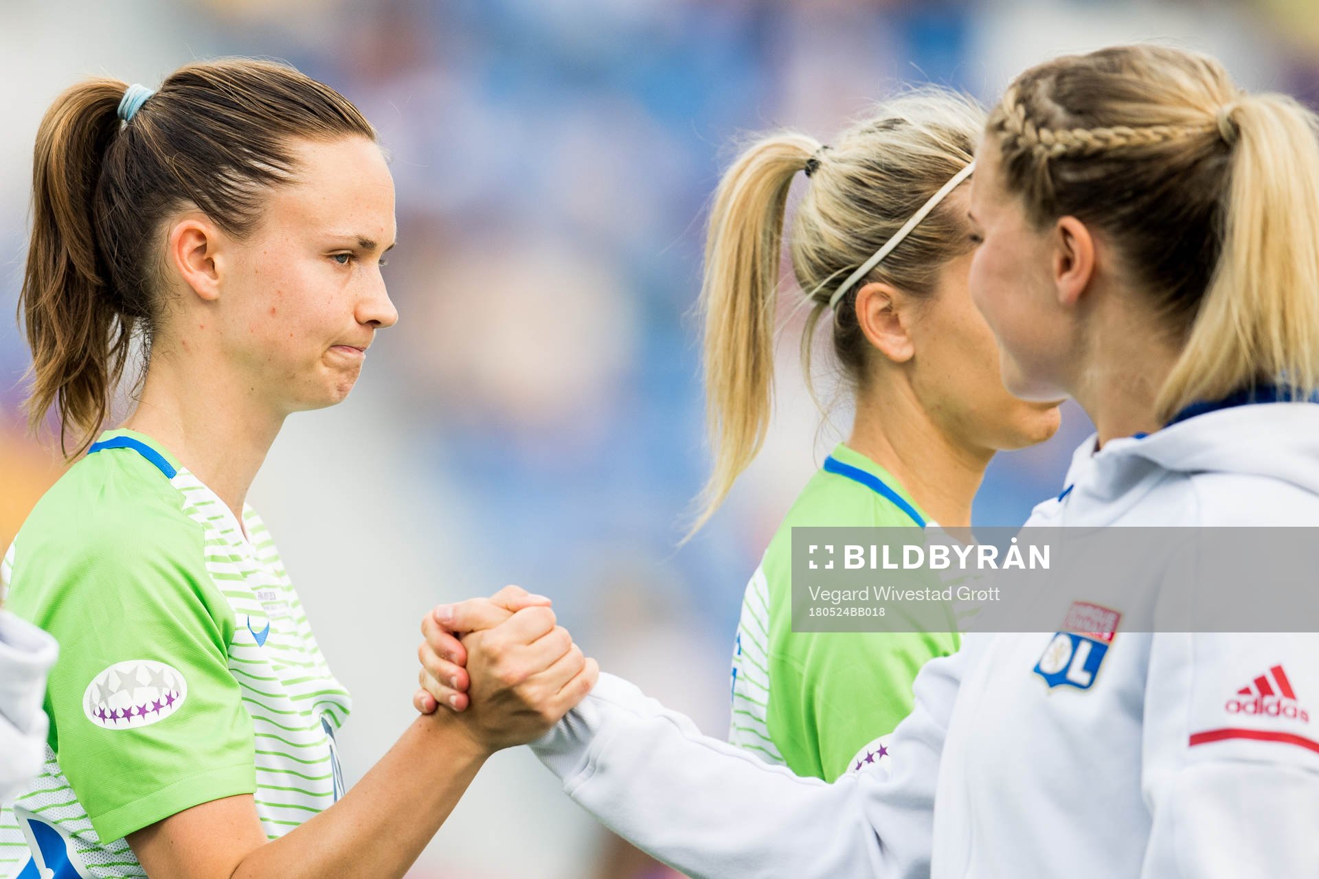 Caroline Graham Hansen of Wolfsburg and Ada Hegerberg of