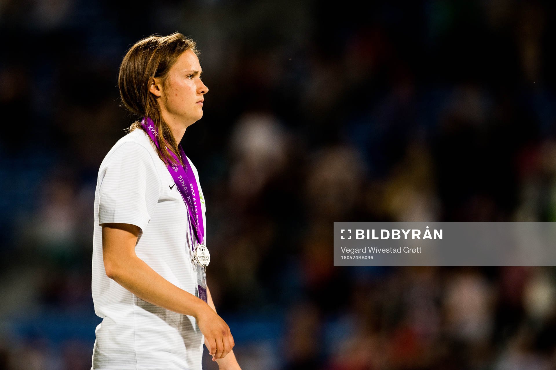 Caroline Graham Hansen of Wolfsburg looks dejected