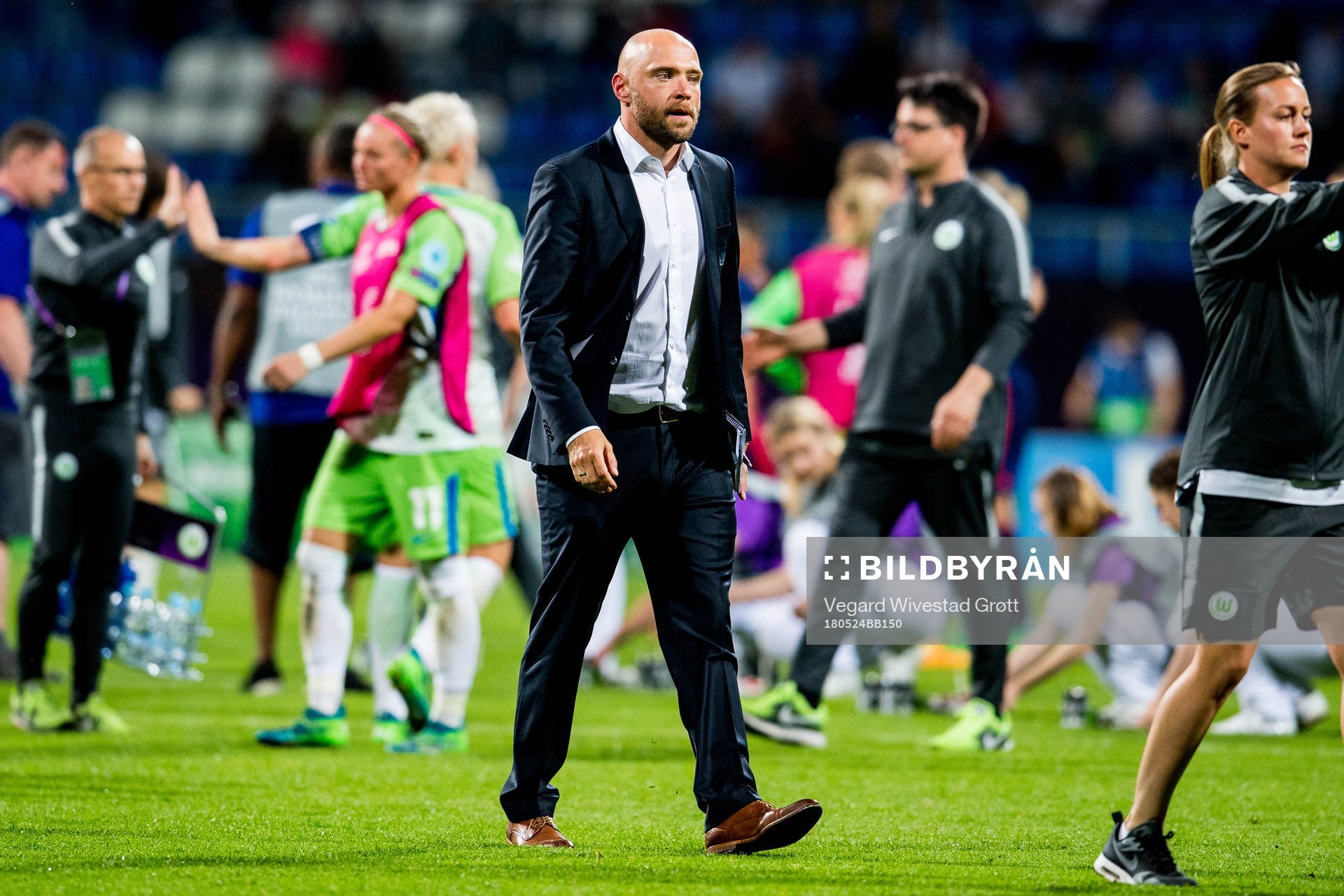 Stephan Lerch, head coach of Wolfsburg, and Kristine Minde