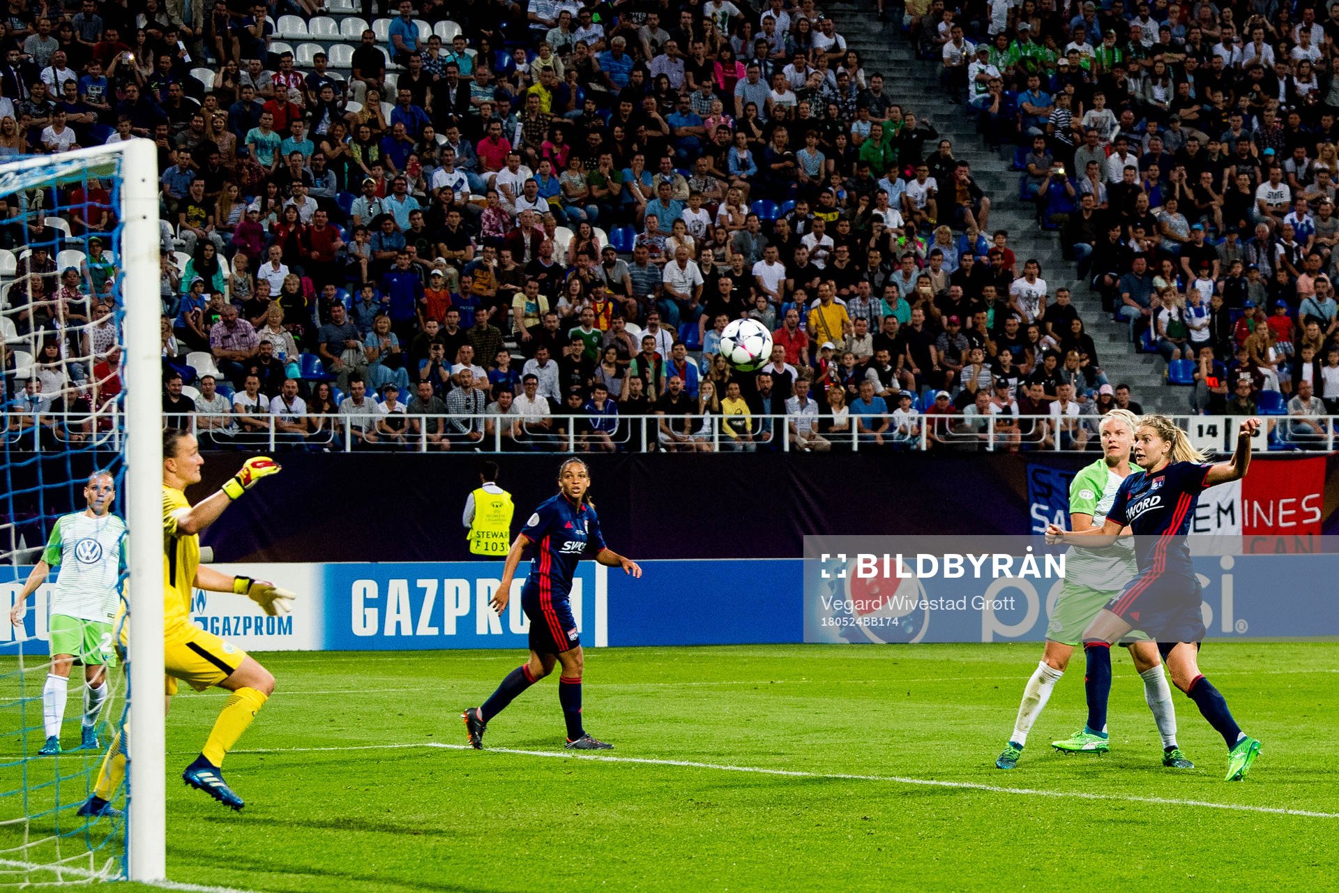 Ada Hegerberg of Lyon scores 3-1 in the extra-time behind
