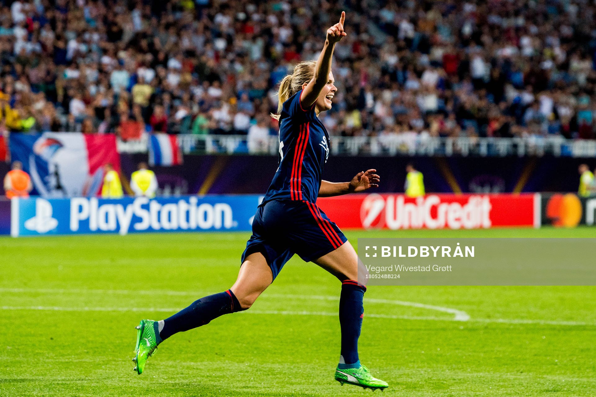 Ada Hegerberg of Lyon celebrates
