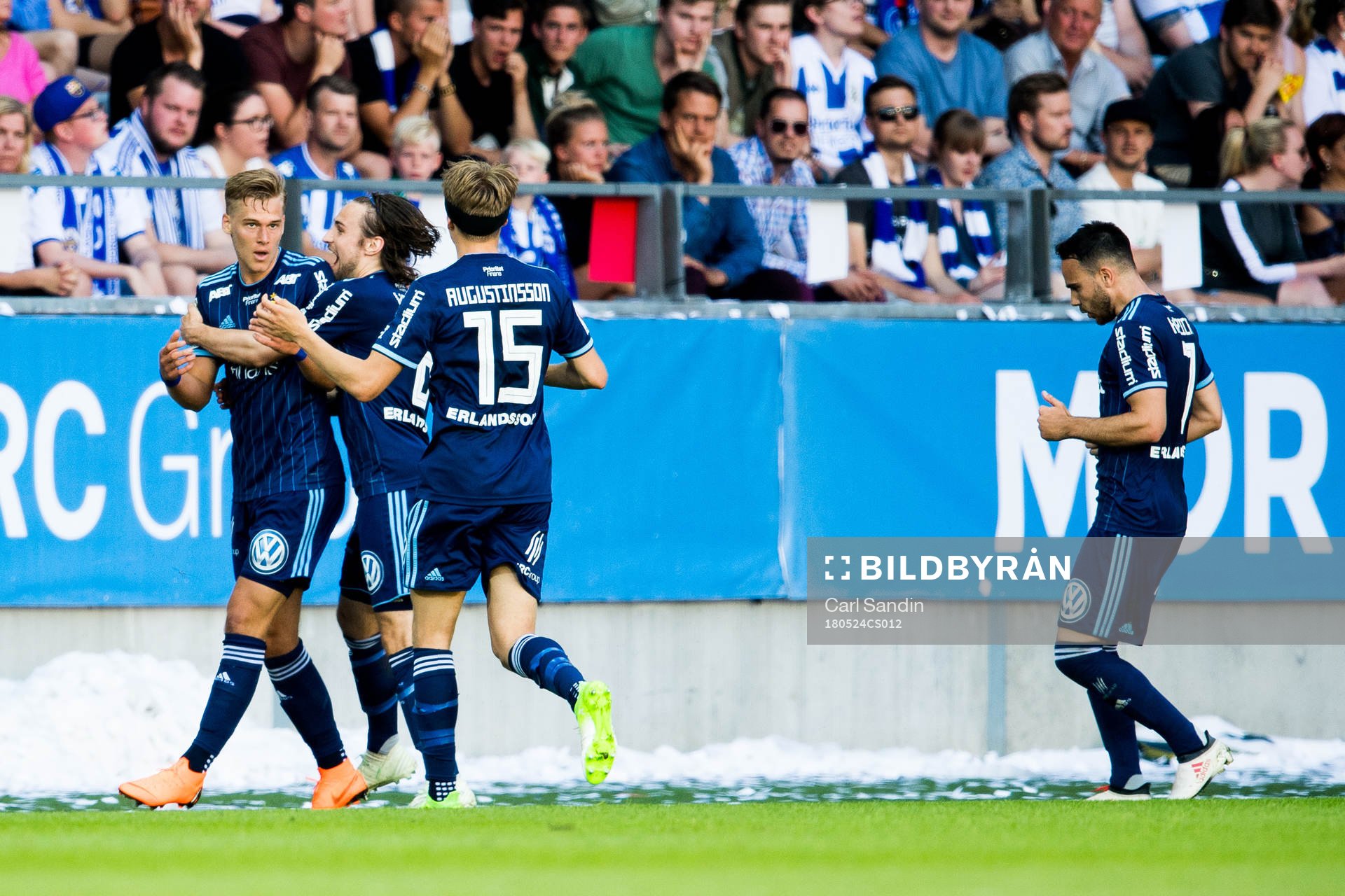 Djurgårdens Felix Beijmo jublar med lagkamrater efter att han har gjort 0-2 under fotbollsmatchen i Allsvenskan mellan IFK Göteborg och Djurgården den 24 maj 2018 i Göteborg.