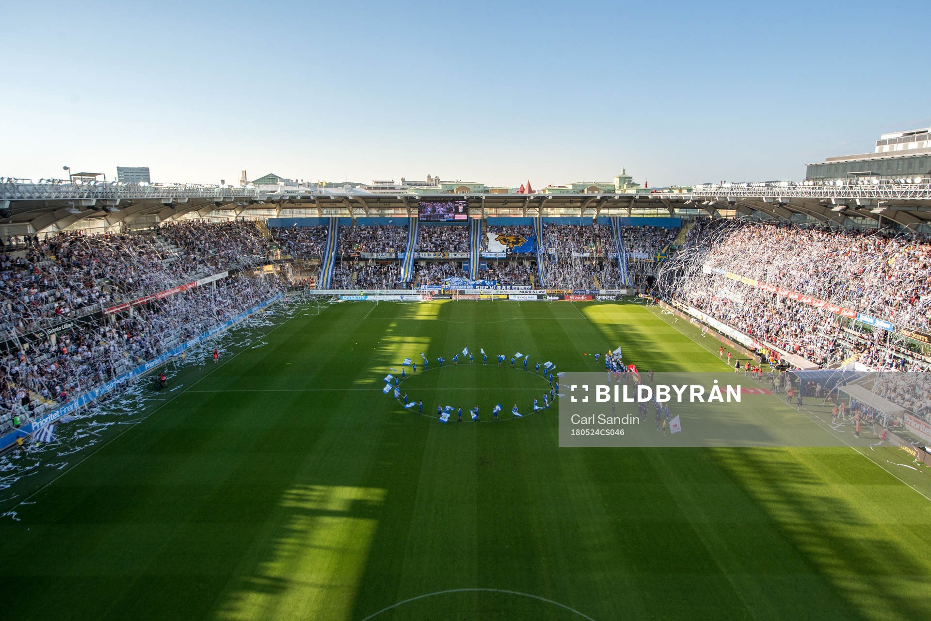 IFK Göteborgs supportrar har tifo på läktaren