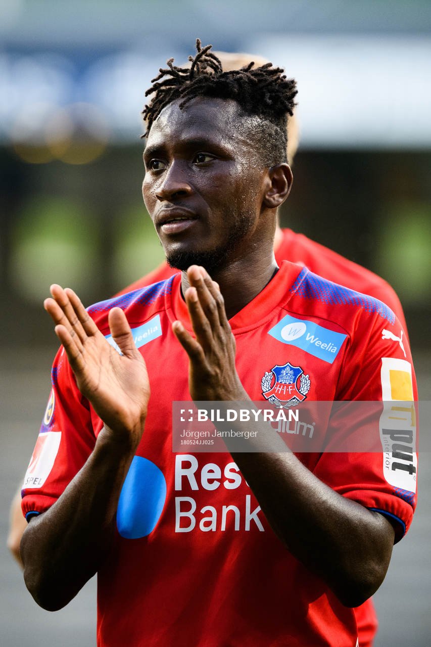 Helsingborgs Mamudu Moro tacker publiken